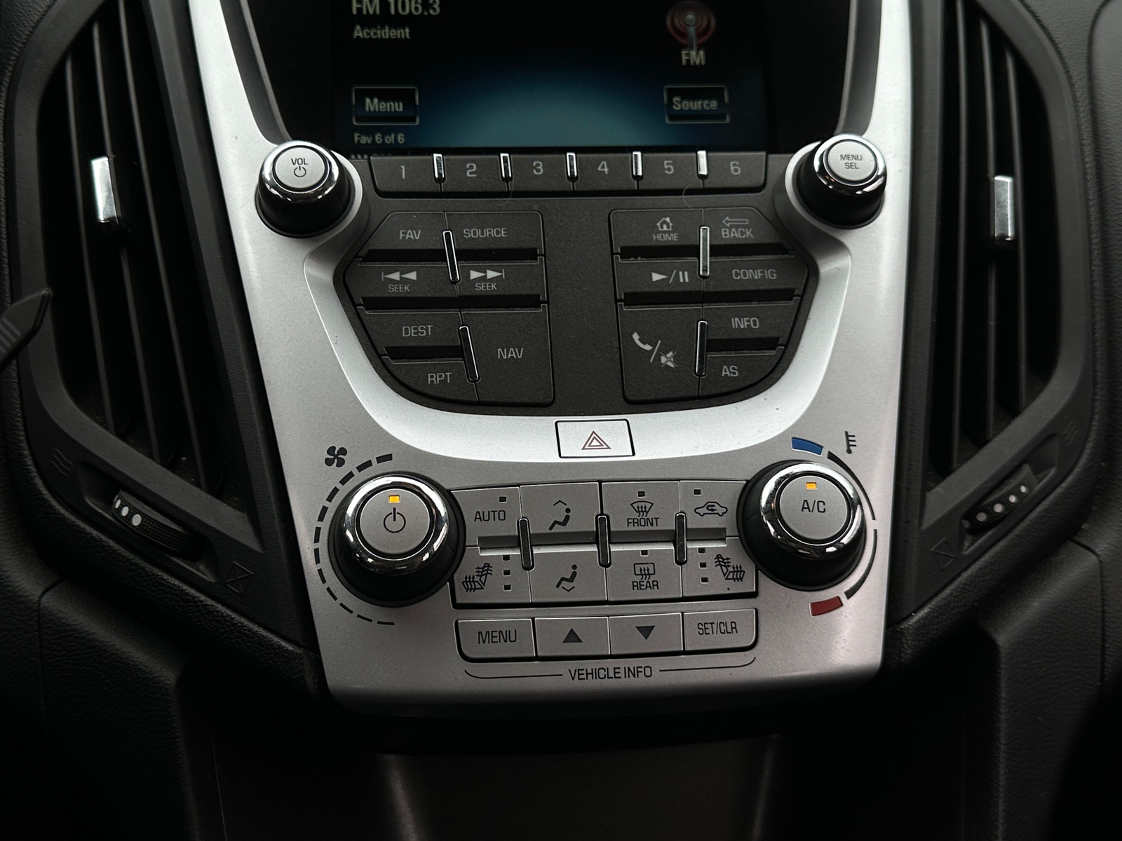 Thumbnail: 2017 Chevrolet Equinox - 4
