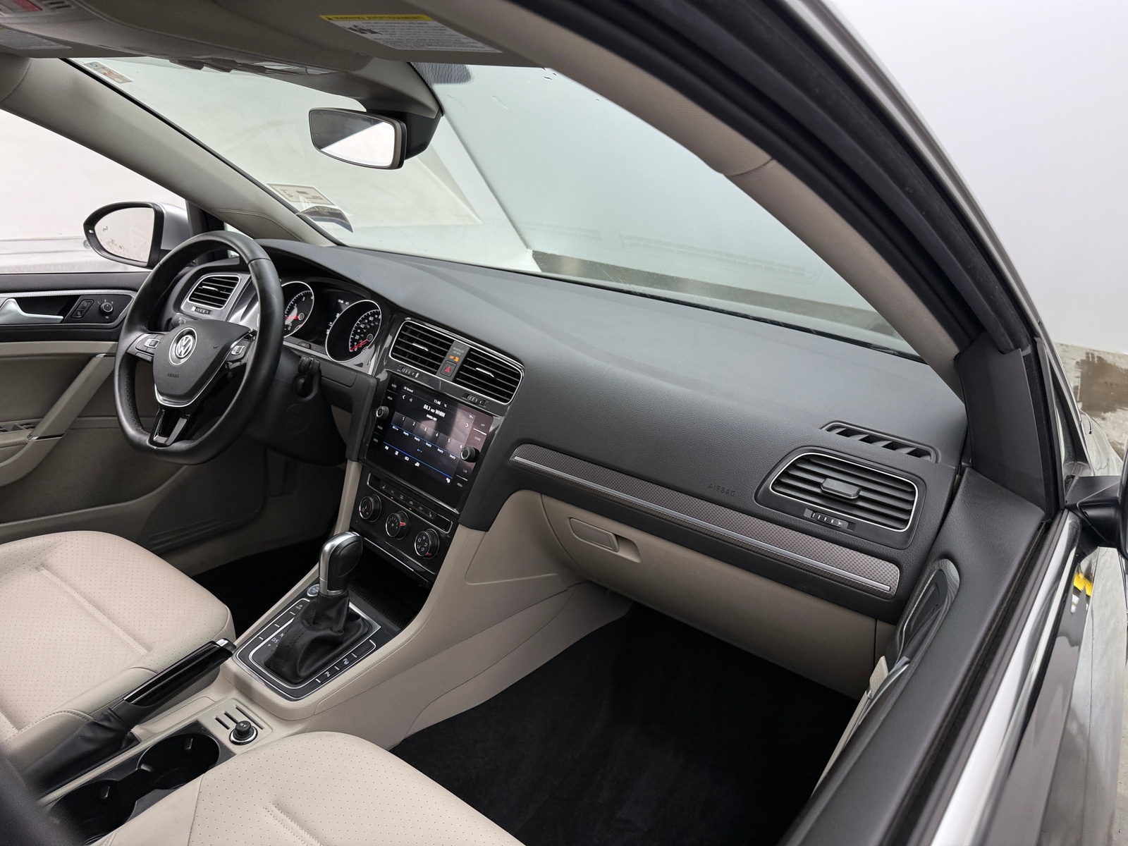Thumbnail: 2019 Volkswagen Golf - 2