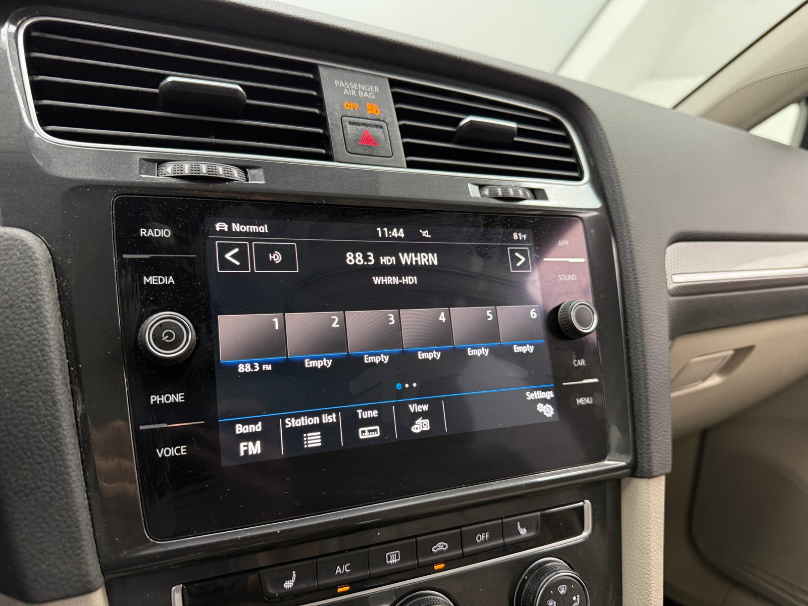Thumbnail: 2019 Volkswagen Golf - 3