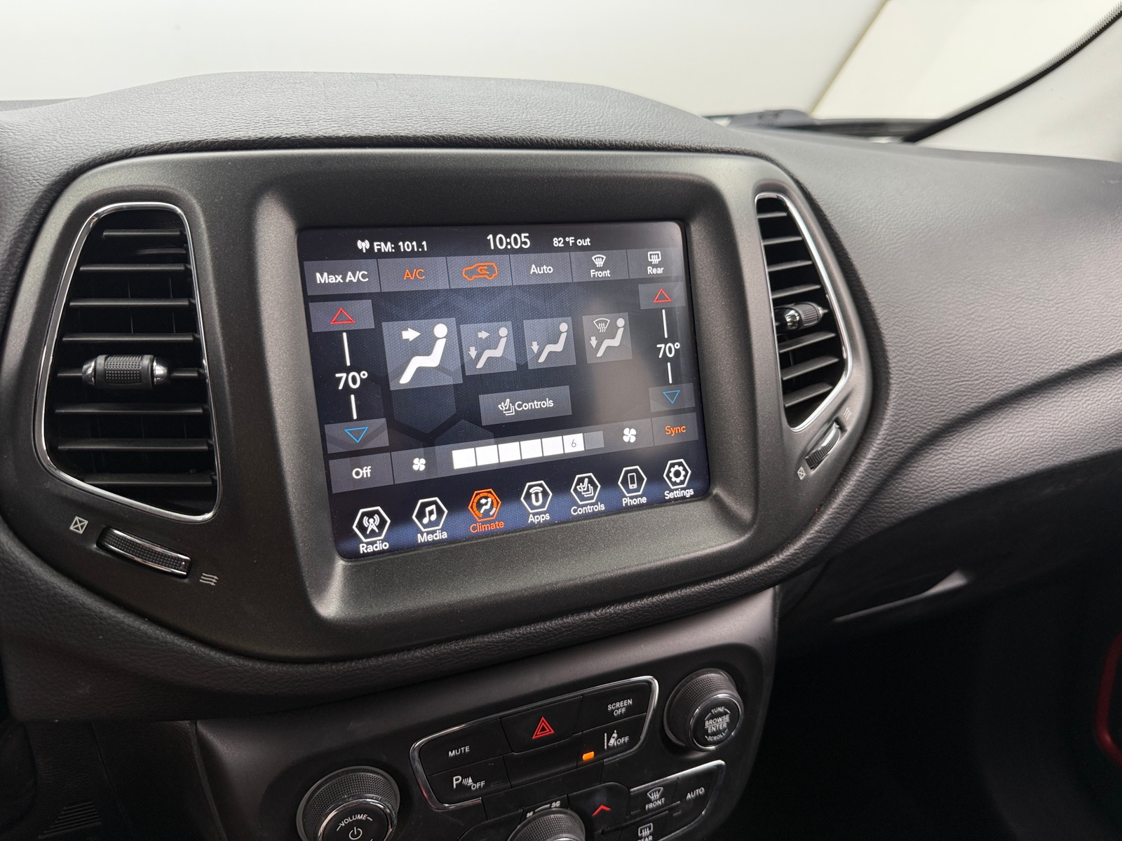 Thumbnail: 2021 Jeep Compass - 3