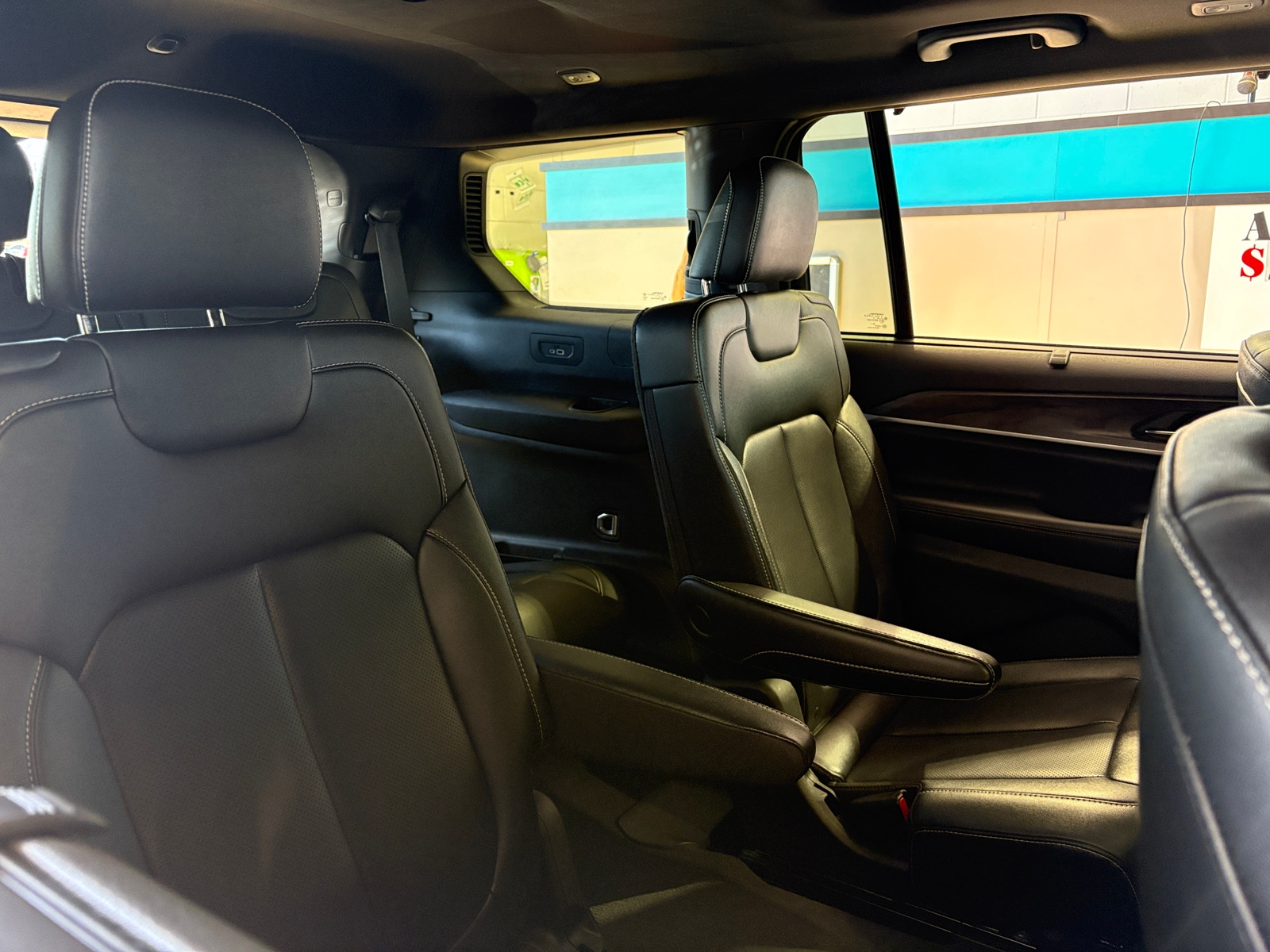 Thumbnail: 2024 Jeep Grand Cherokee L - 6