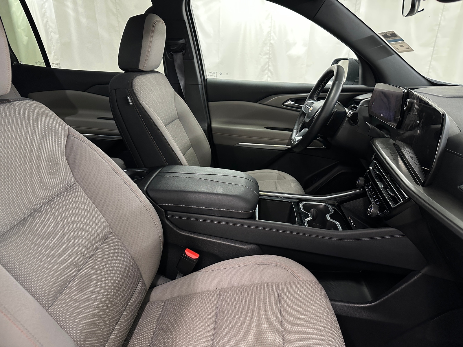 Thumbnail: 2025 Chevrolet Traverse - 2
