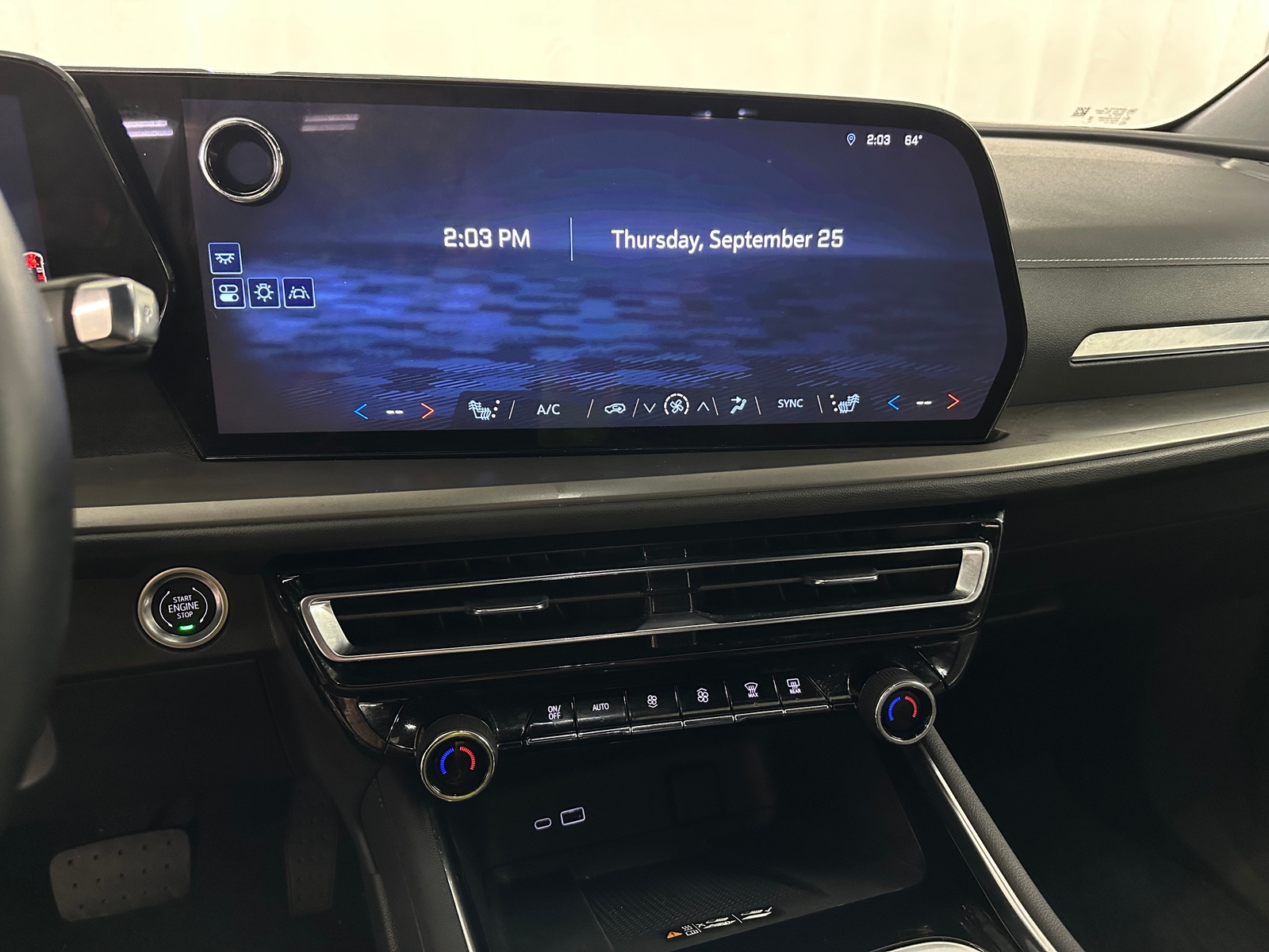 Thumbnail: 2025 Chevrolet Traverse - 4