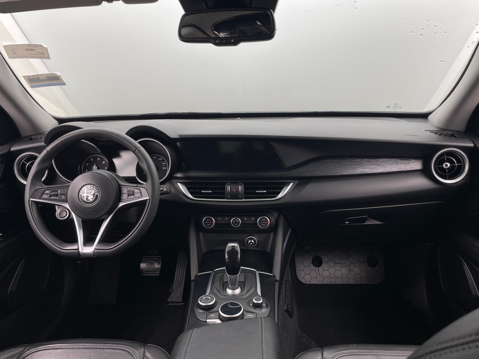 Thumbnail: 2019 Alfa Romeo Stelvio - 2