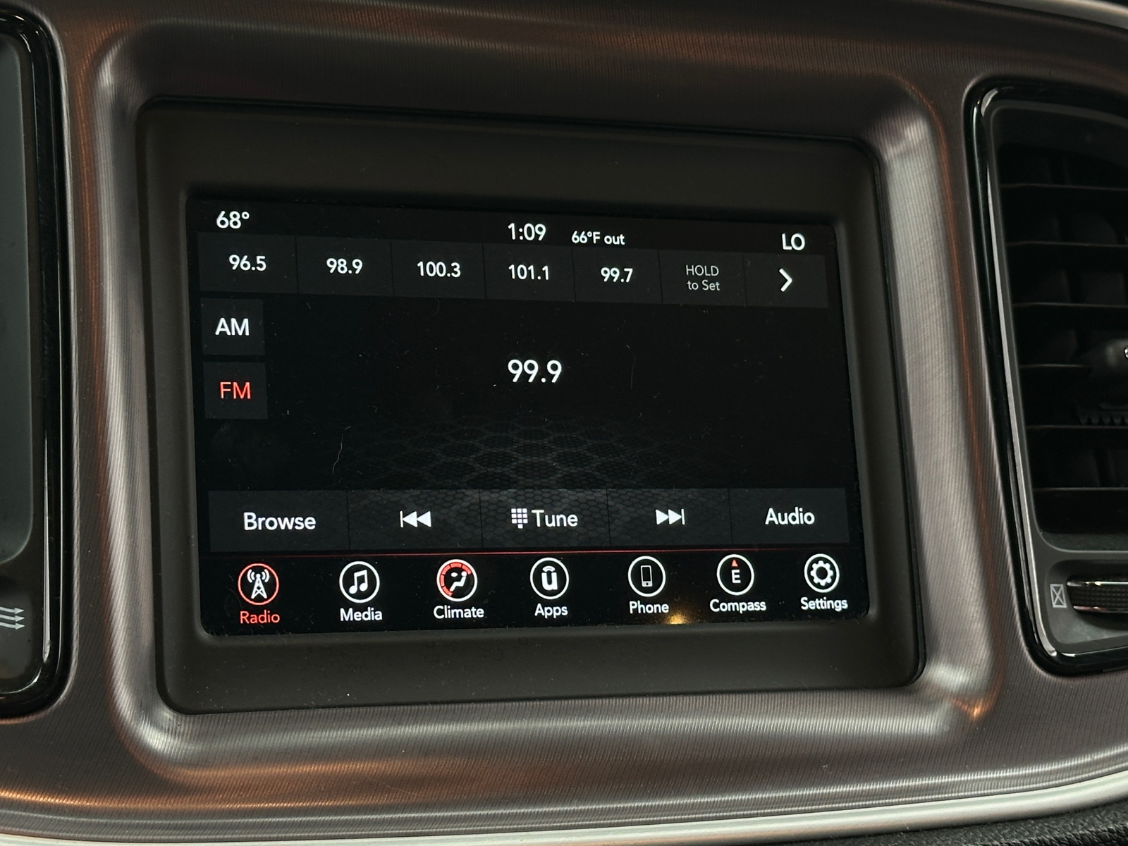 Thumbnail: 2019 Dodge Challenger - 3