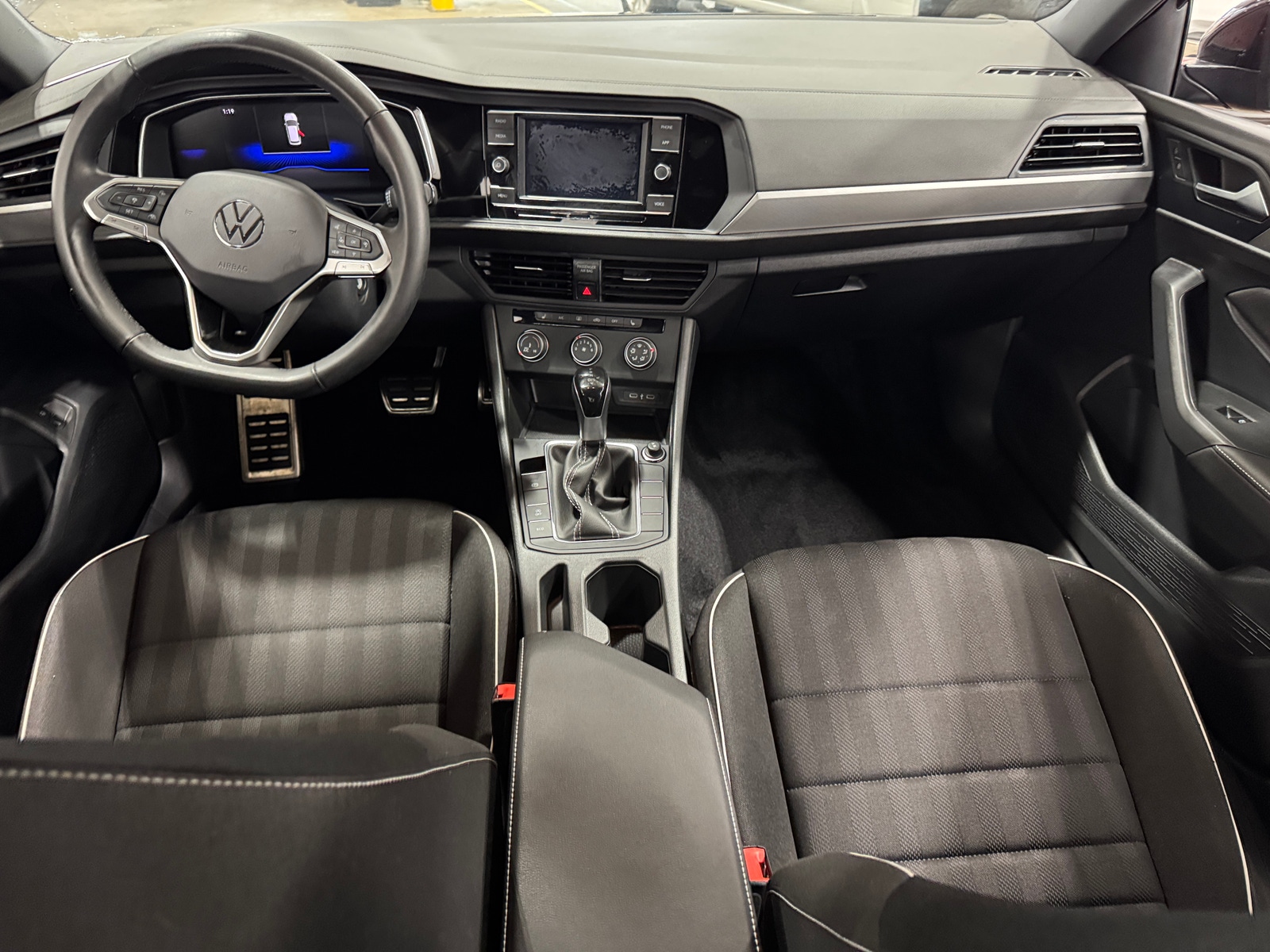 Thumbnail: 2024 Volkswagen Jetta - 3