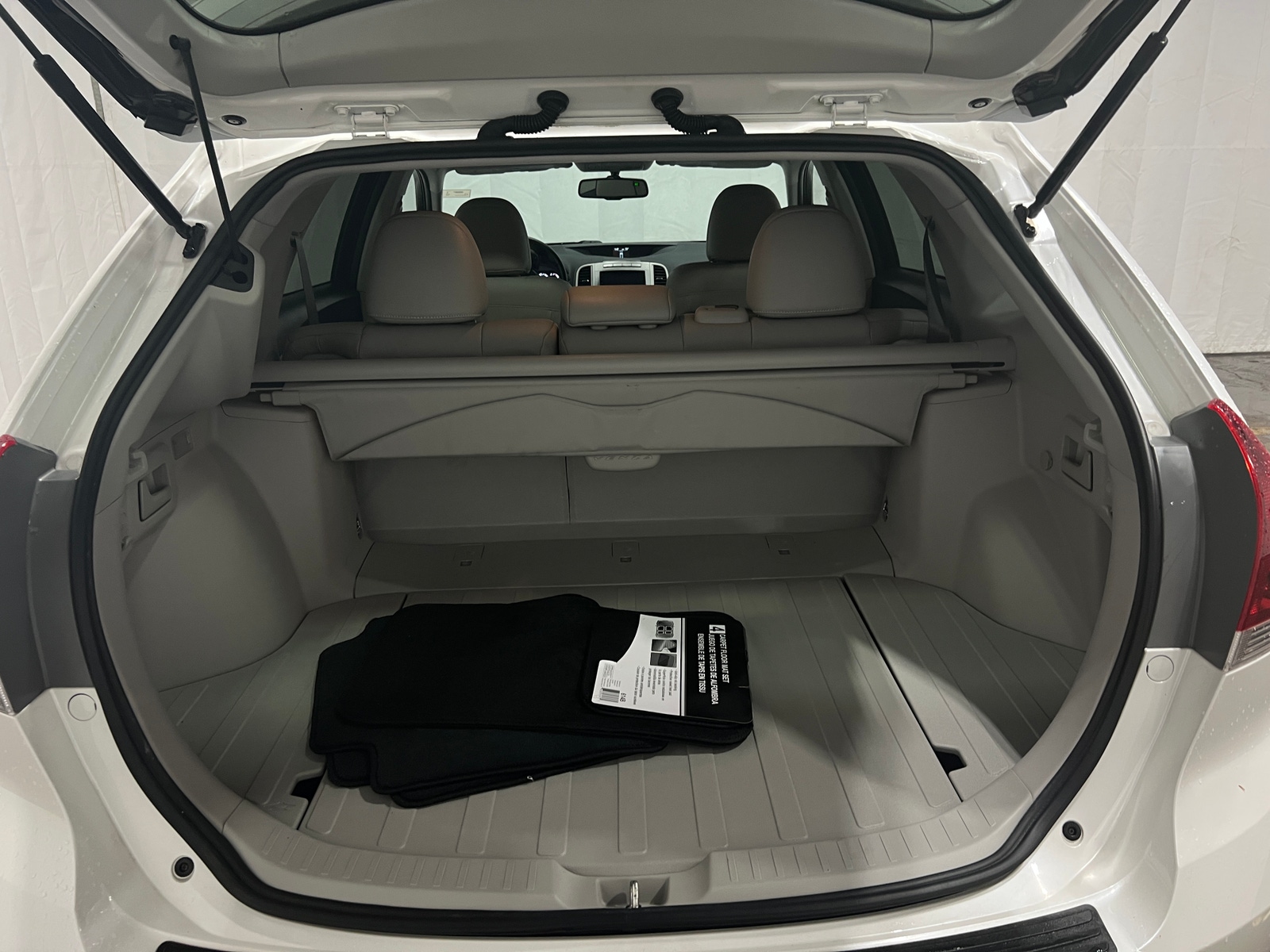 Thumbnail: 2015 Toyota Venza - 6