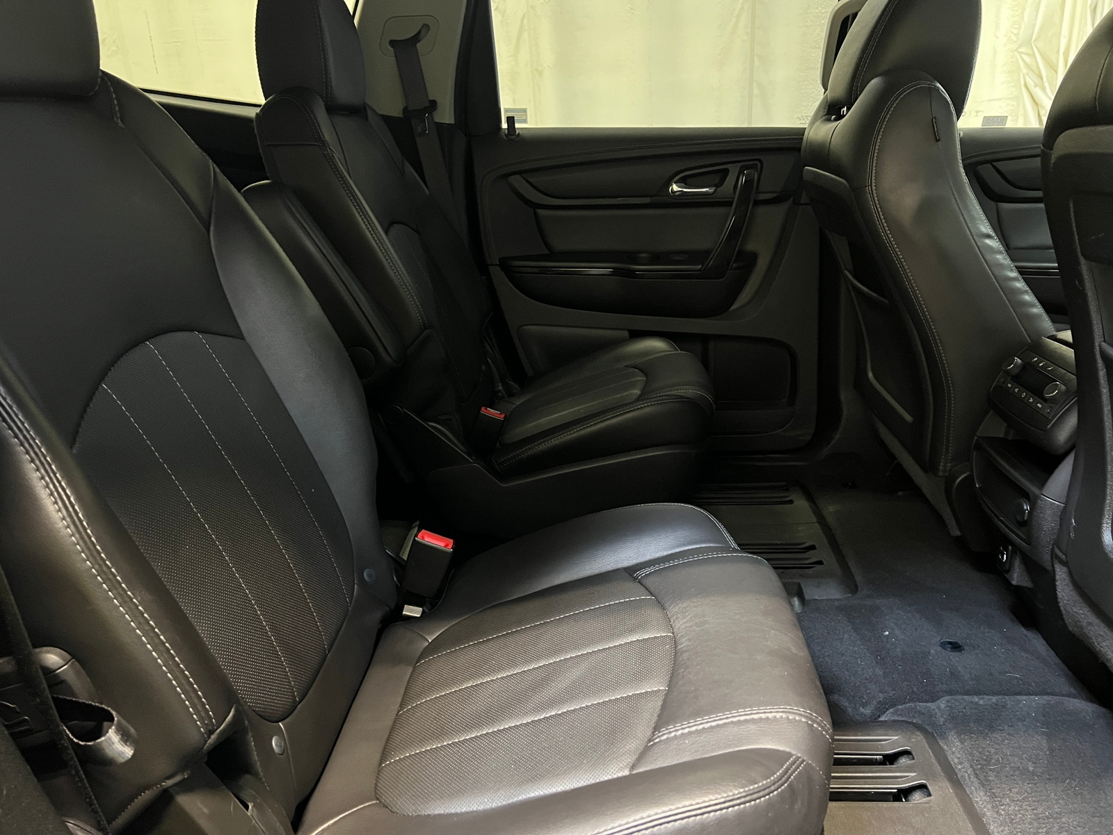 Thumbnail: 2017 Chevrolet Traverse - 5