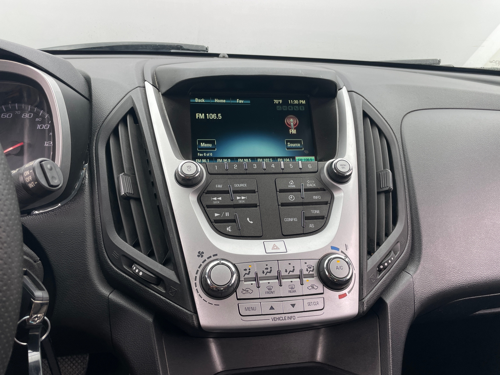 Thumbnail: 2017 Chevrolet Equinox - 4