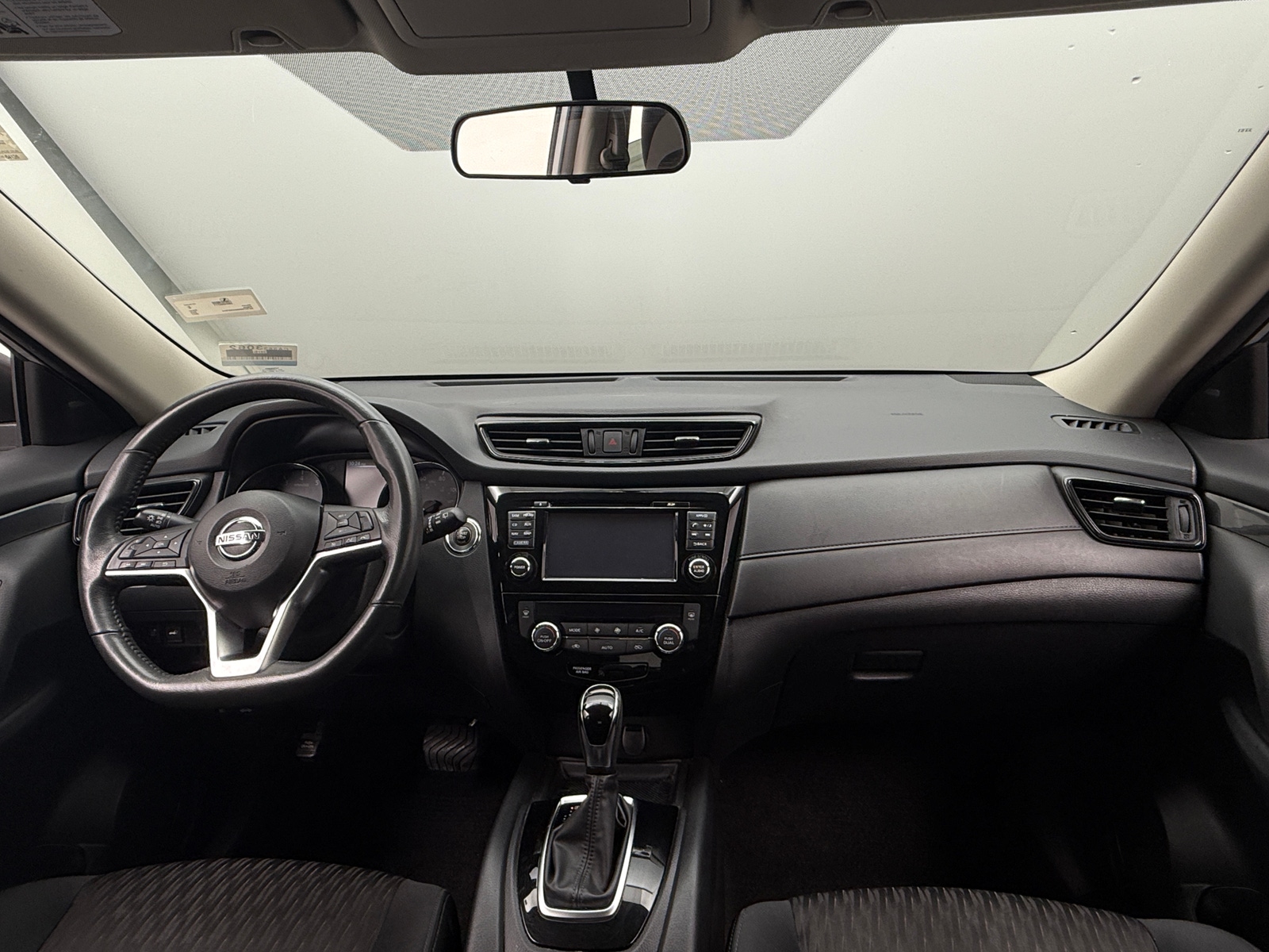 Thumbnail: 2017 Nissan Rogue - 3