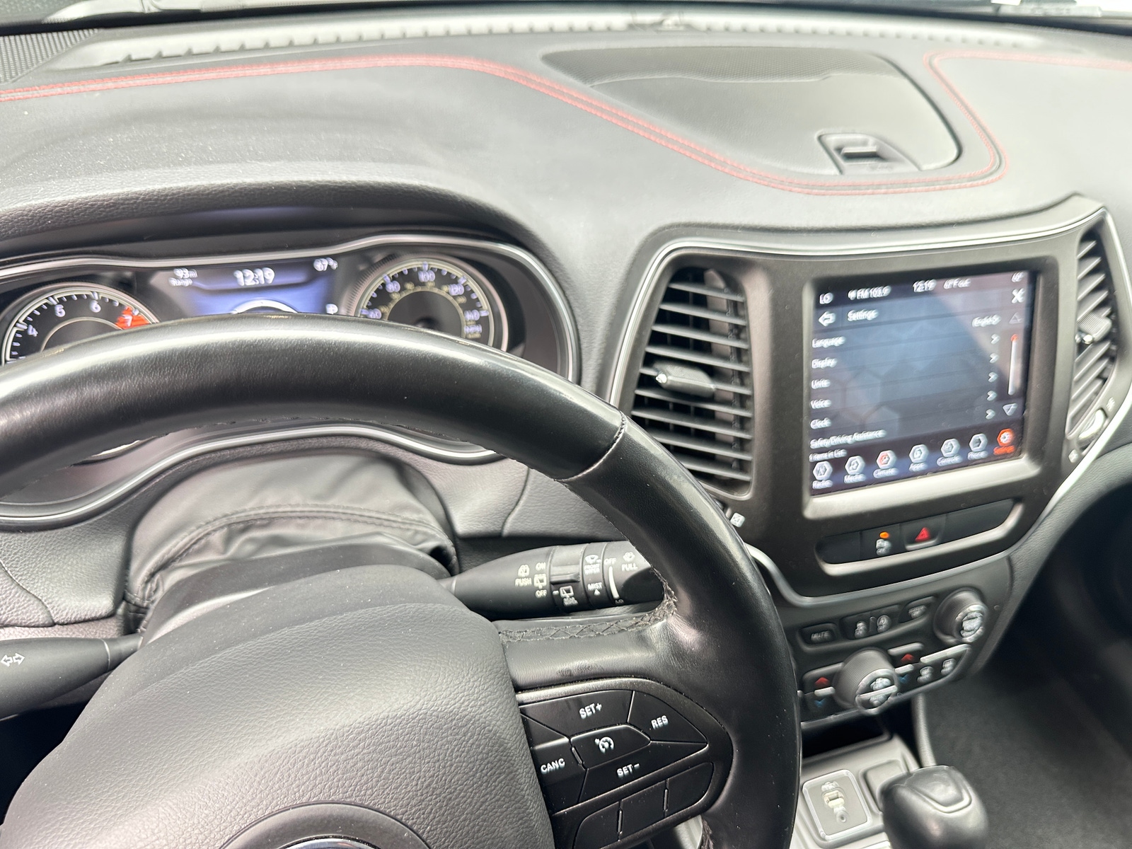 Thumbnail: 2020 Jeep Cherokee - 3