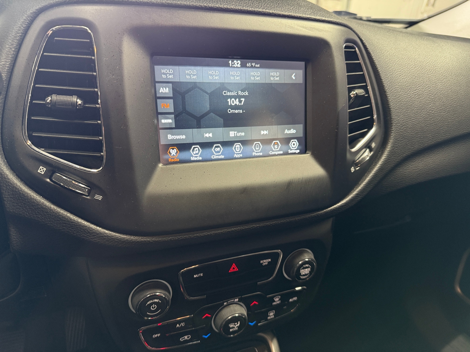 Thumbnail: 2020 Jeep Compass - 4