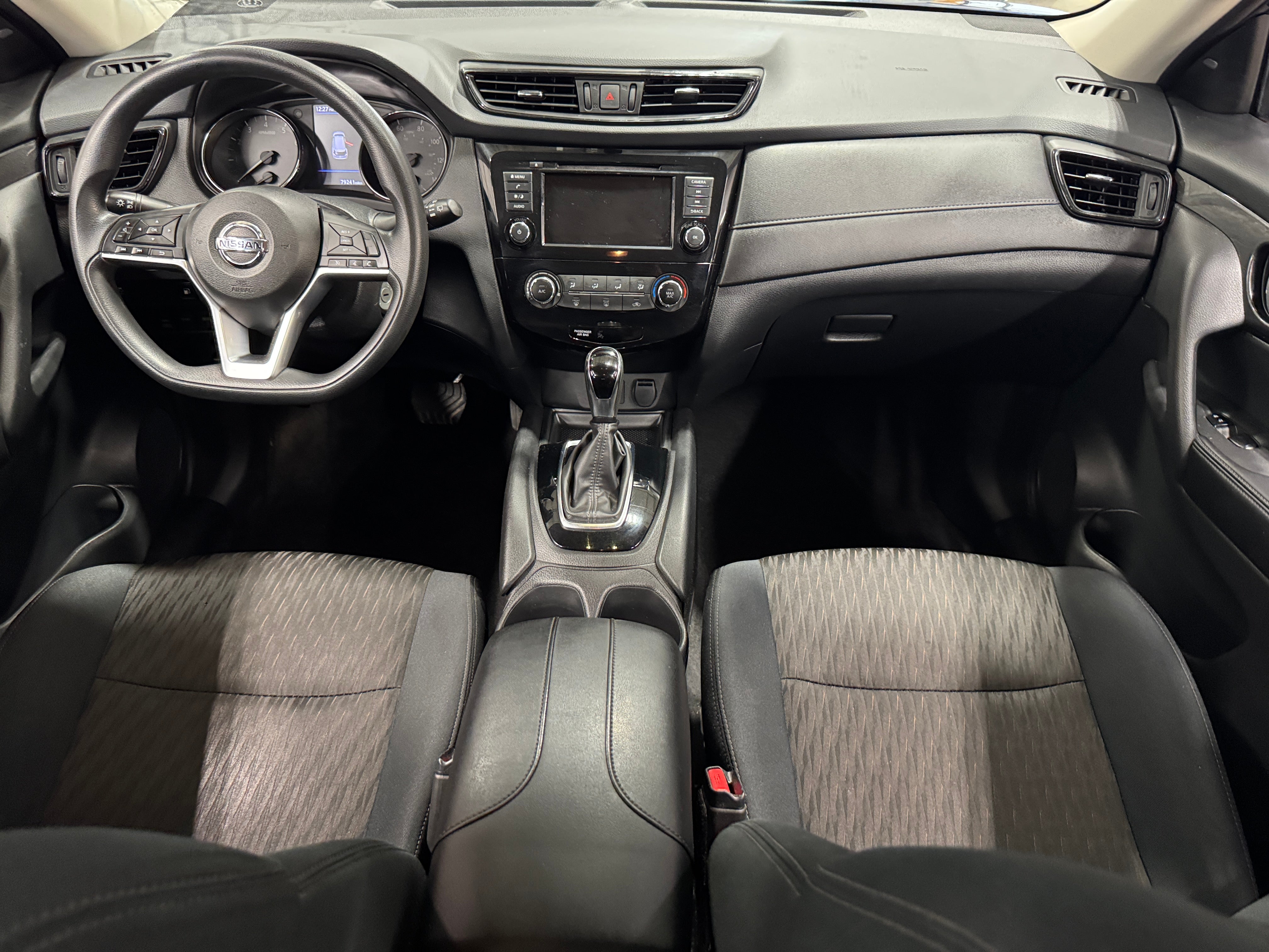 Thumbnail: 2018 Nissan Rogue - 3