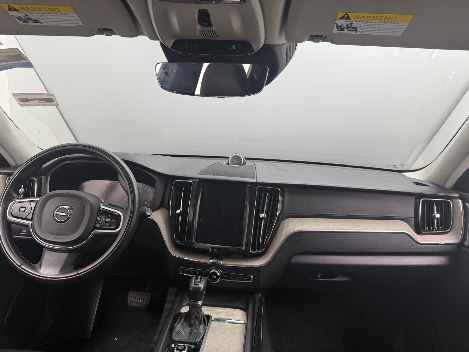 Thumbnail: 2018 Volvo XC60 - 2