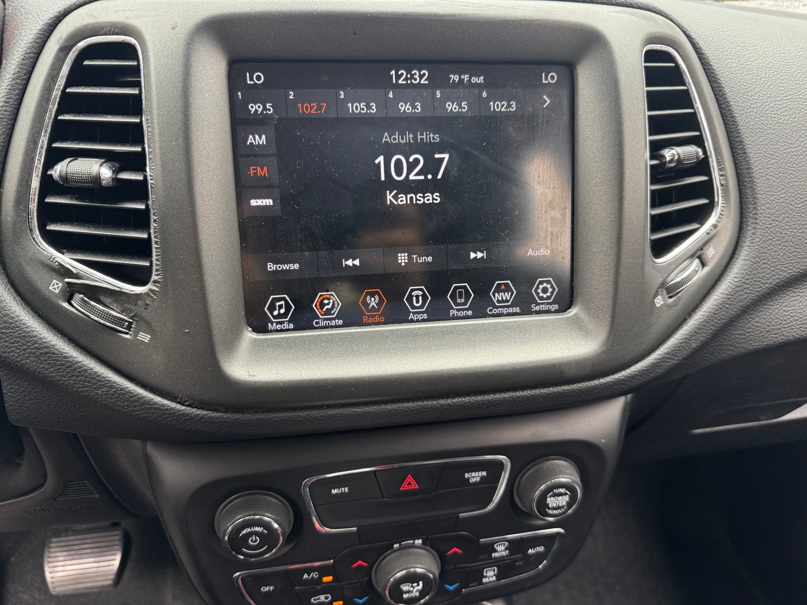 Thumbnail: 2020 Jeep Compass - 4