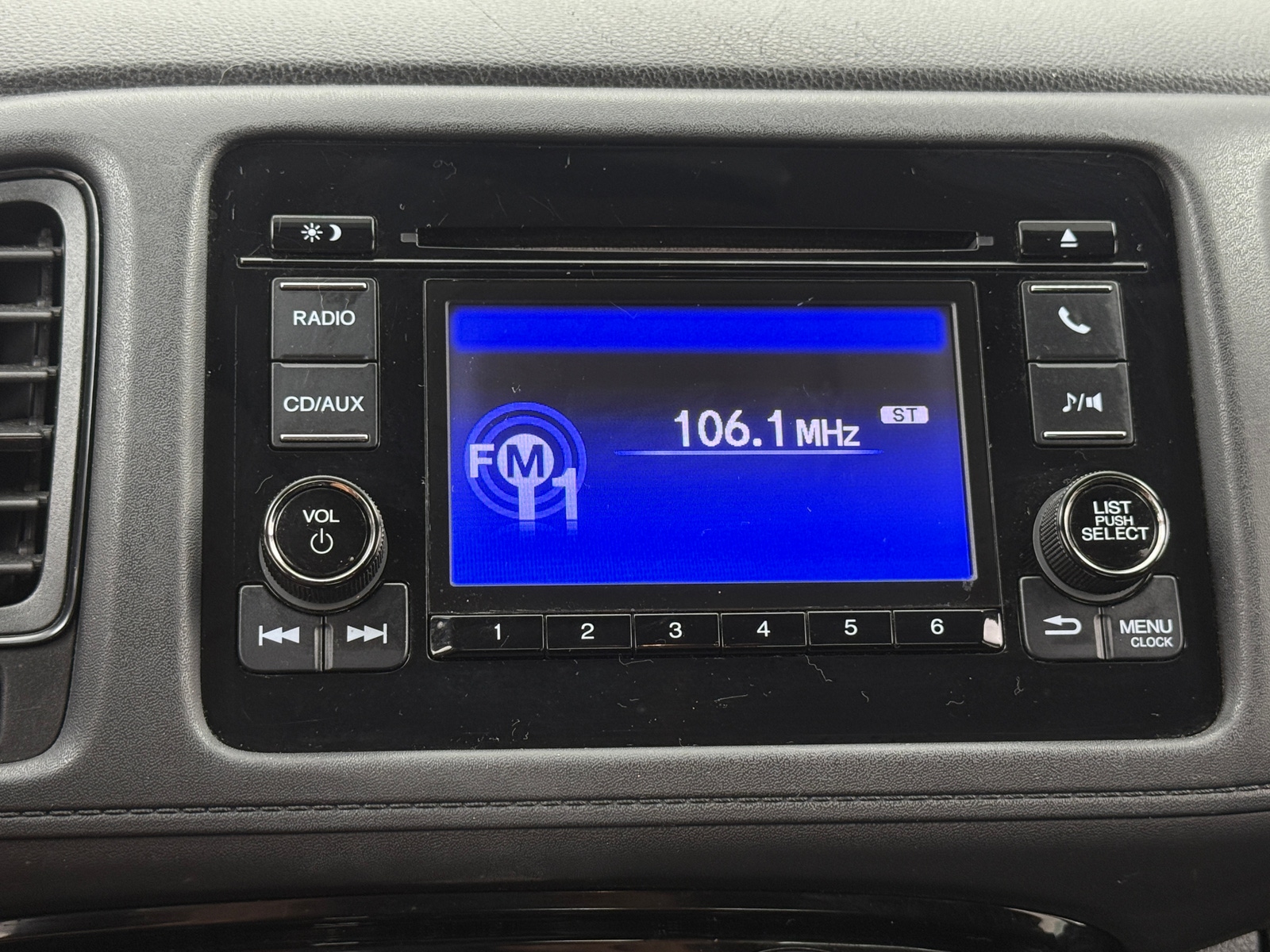 Thumbnail: 2017 Honda HR-V - 4