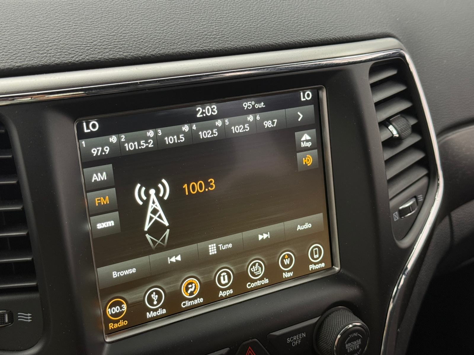 Thumbnail: 2018 Jeep Grand Cherokee - 4