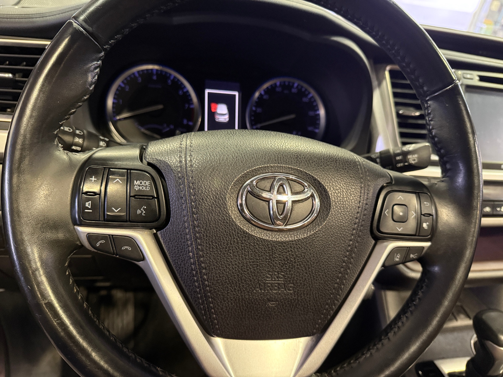 Thumbnail: 2018 Toyota Highlander - 4