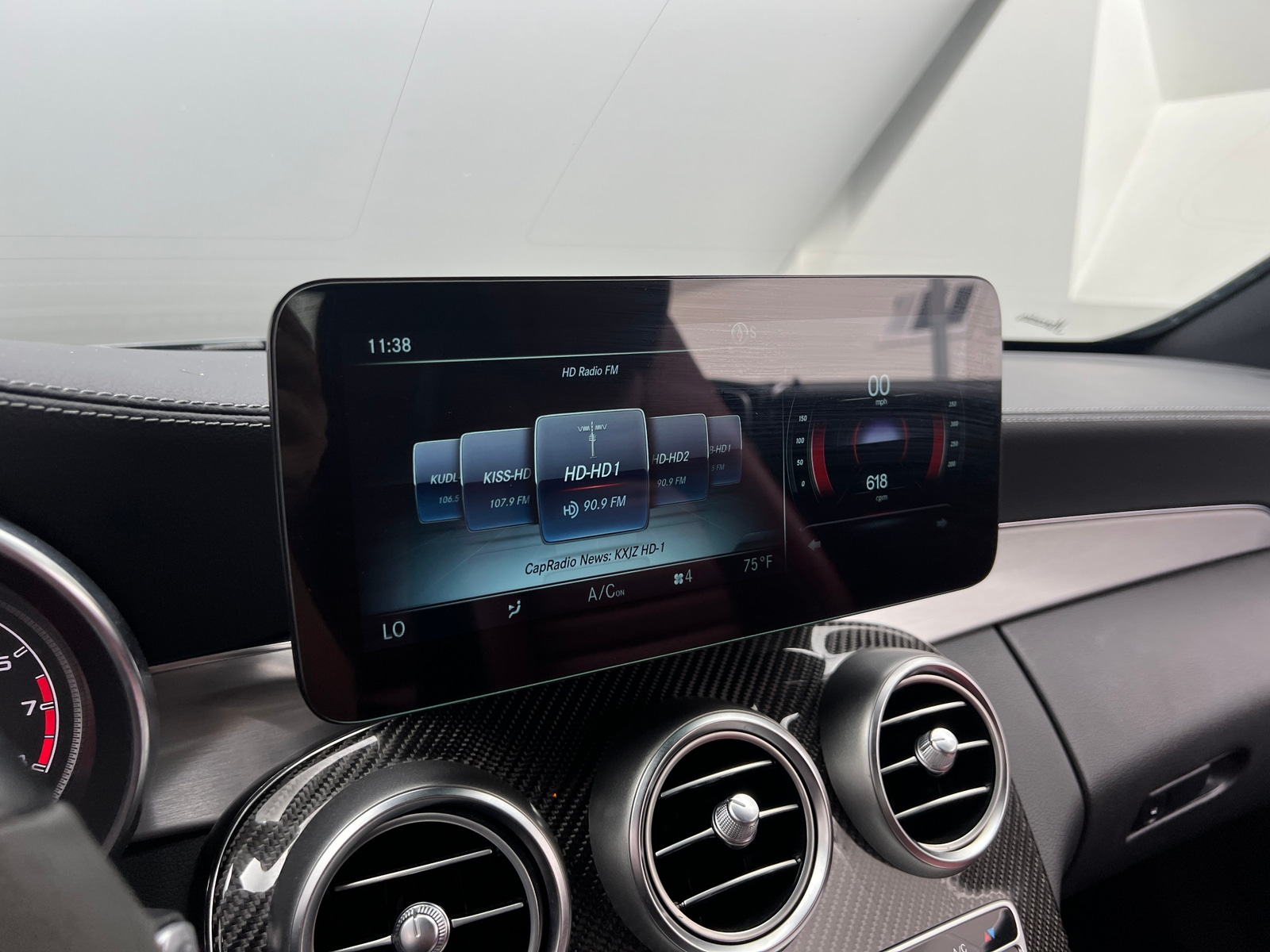 Thumbnail: 2017 Mercedes-Benz C-Class - 3