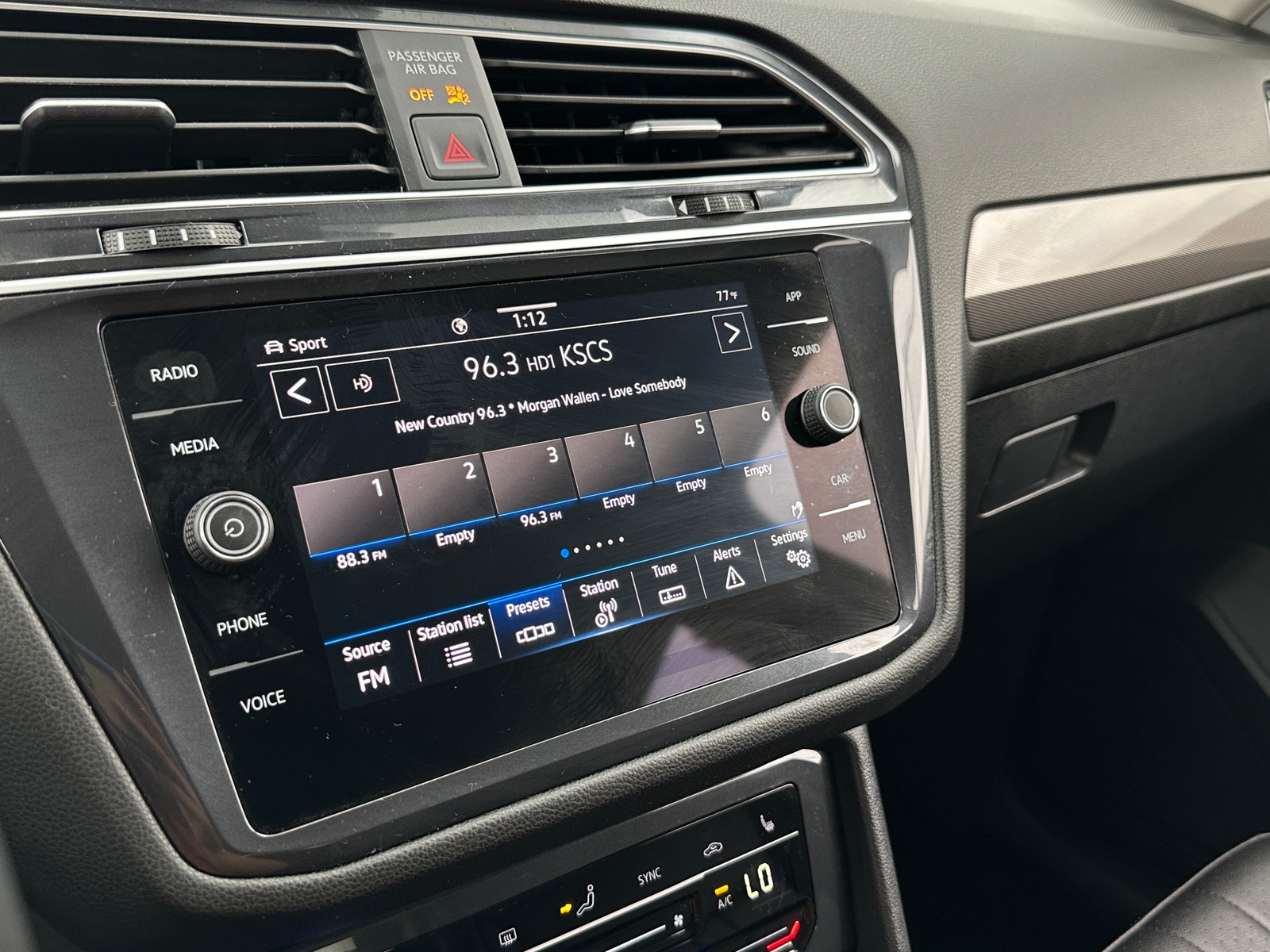Thumbnail: 2024 Volkswagen Tiguan - 3