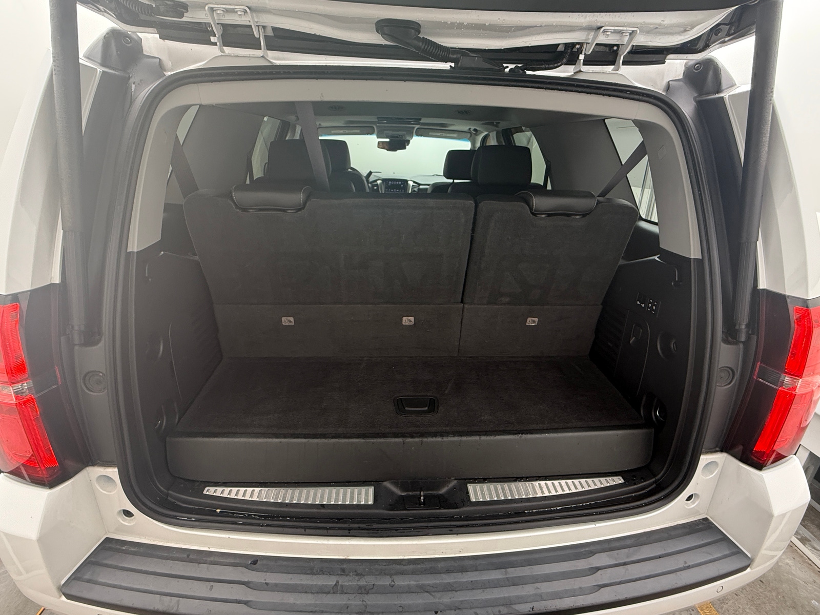 Thumbnail: 2017 Chevrolet Tahoe - 6
