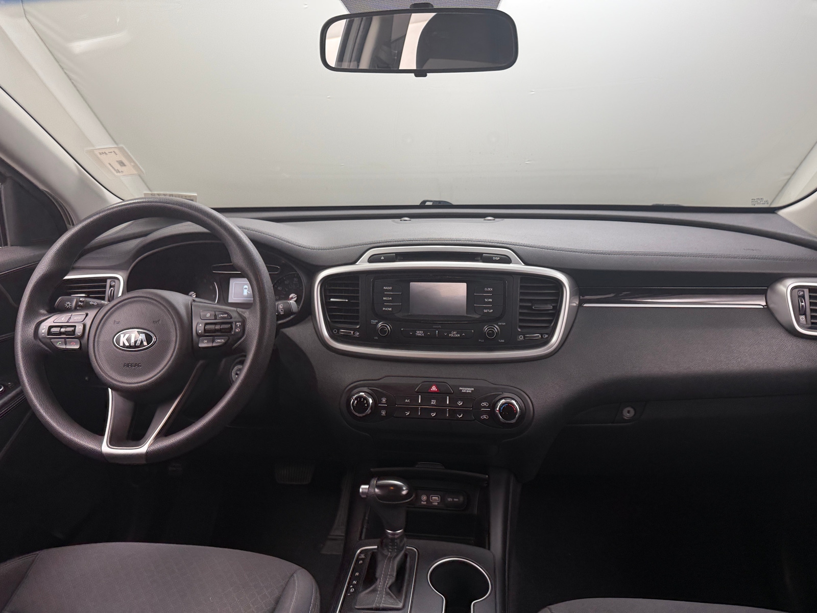 Thumbnail: 2017 Kia Sorento - 3