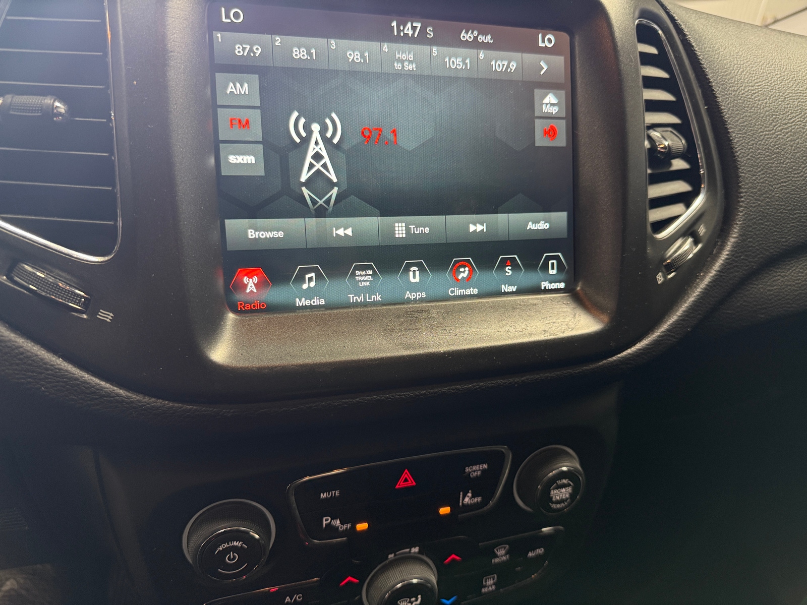 Thumbnail: 2018 Jeep Compass - 4