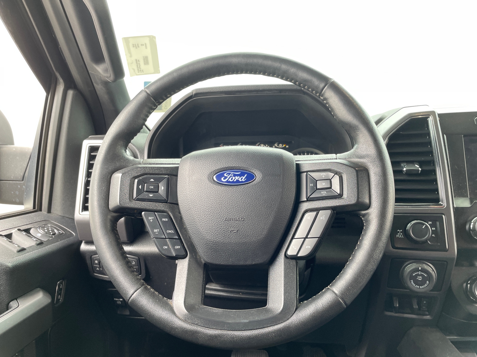 Thumbnail: 2019 Ford Econoline - 5