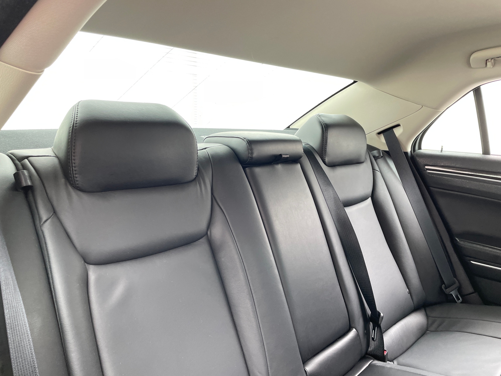 Thumbnail: 2015 Chrysler 300 - 5