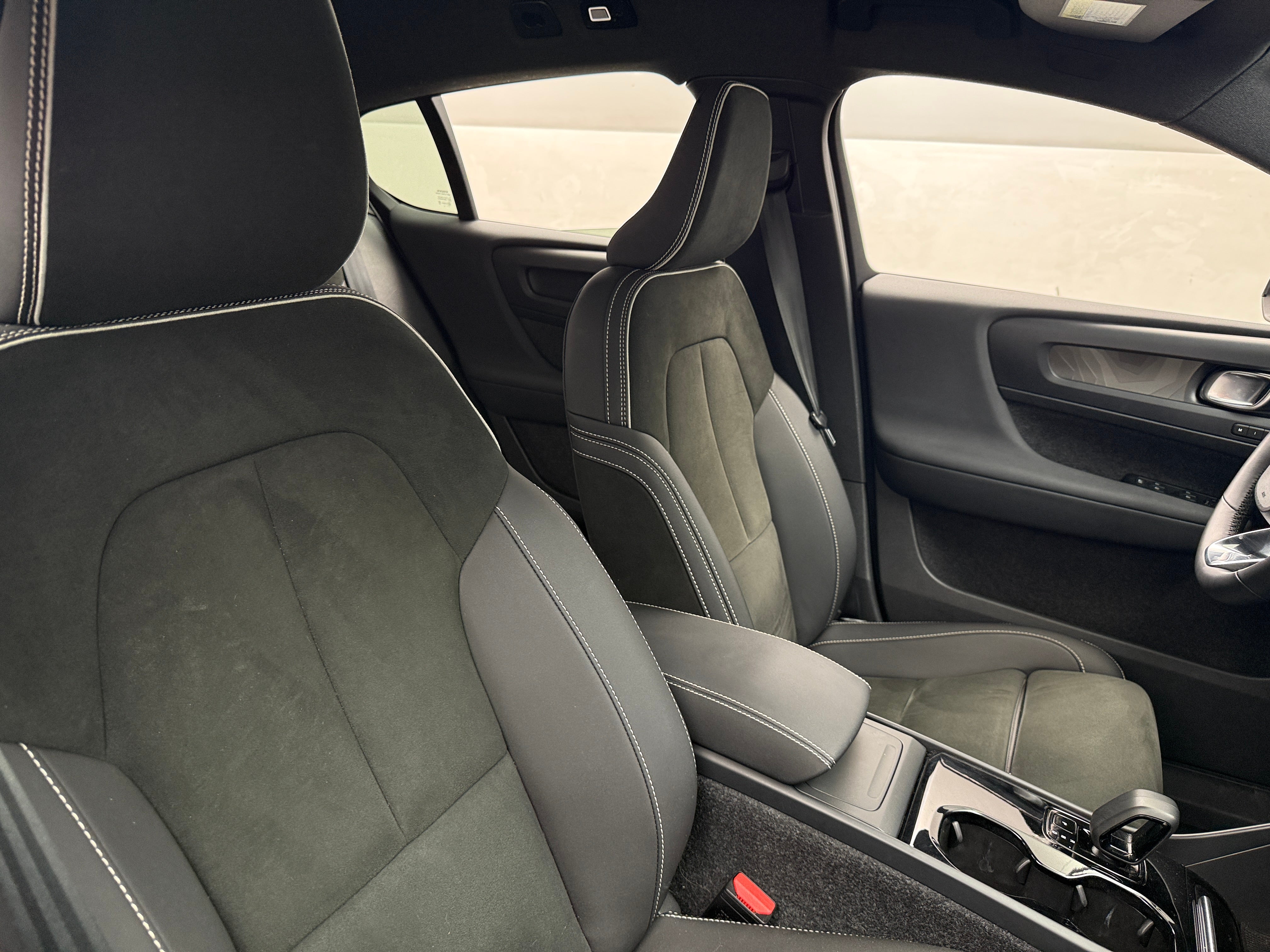 2022 Volvo C40