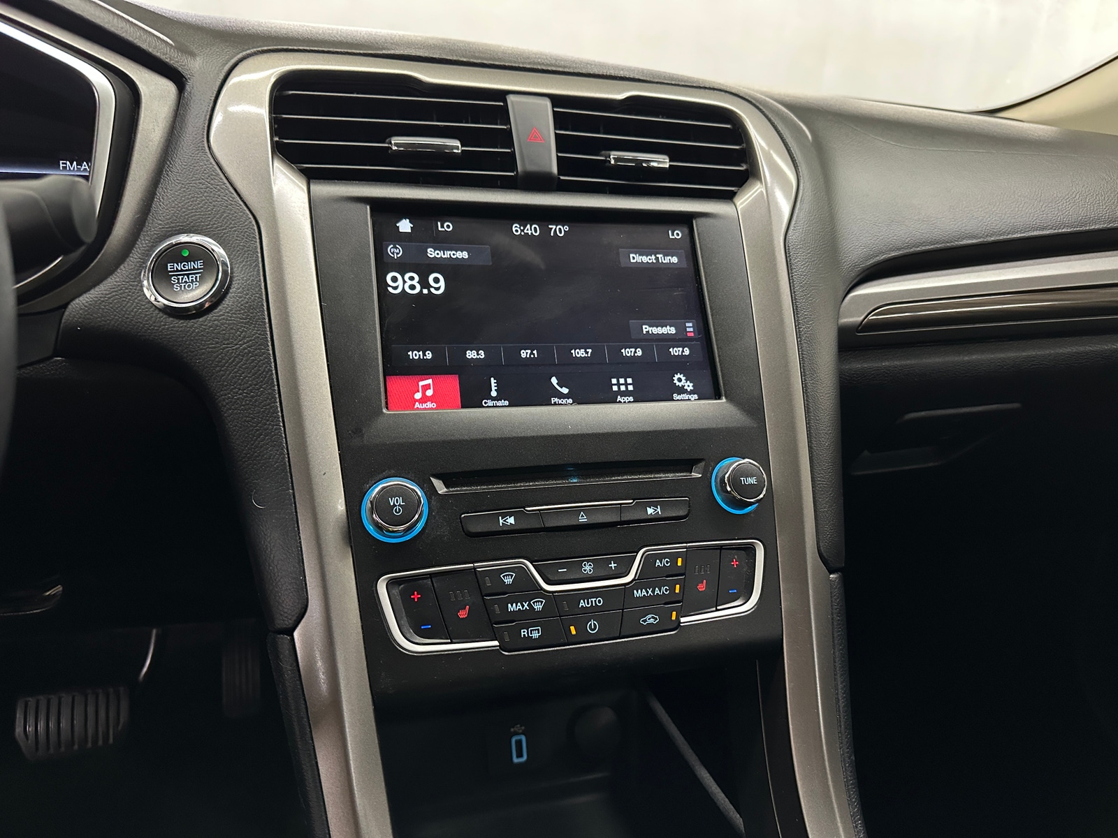 Thumbnail: 2017 Ford Fusion - 4