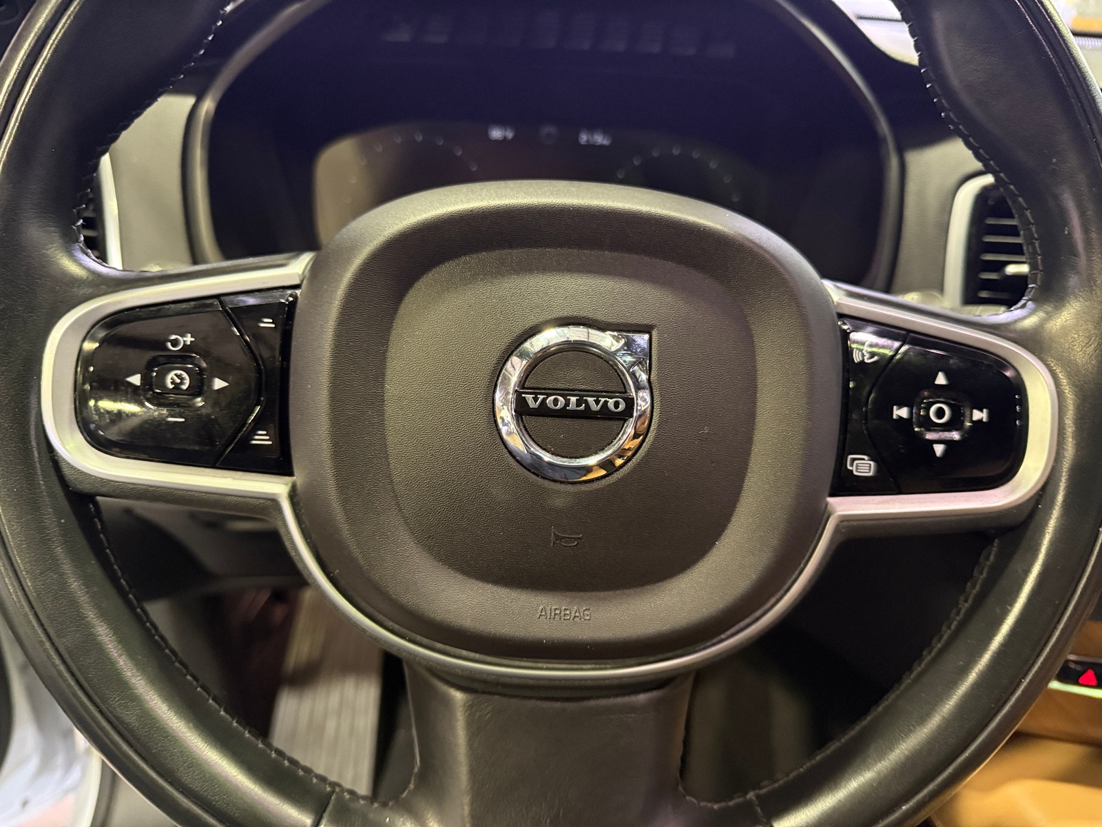 Thumbnail: 2019 Volvo XC90 - 4