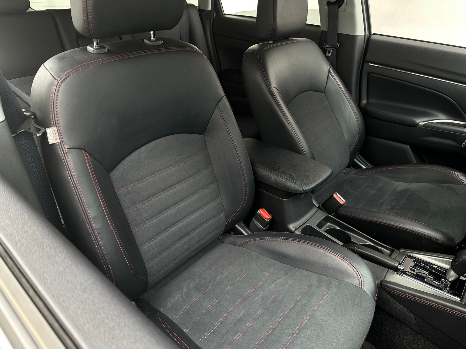 Thumbnail: 2024 Mitsubishi Outlander Sport - 2