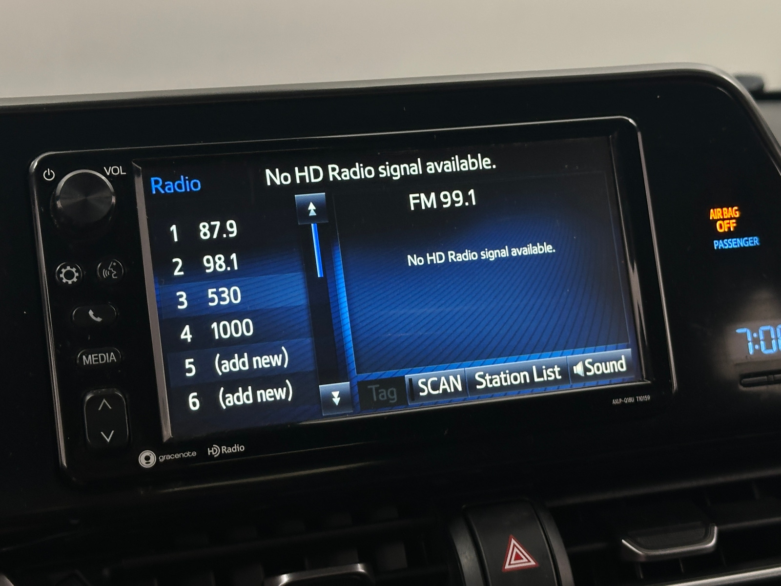 Thumbnail: 2018 Toyota C-HR - 4