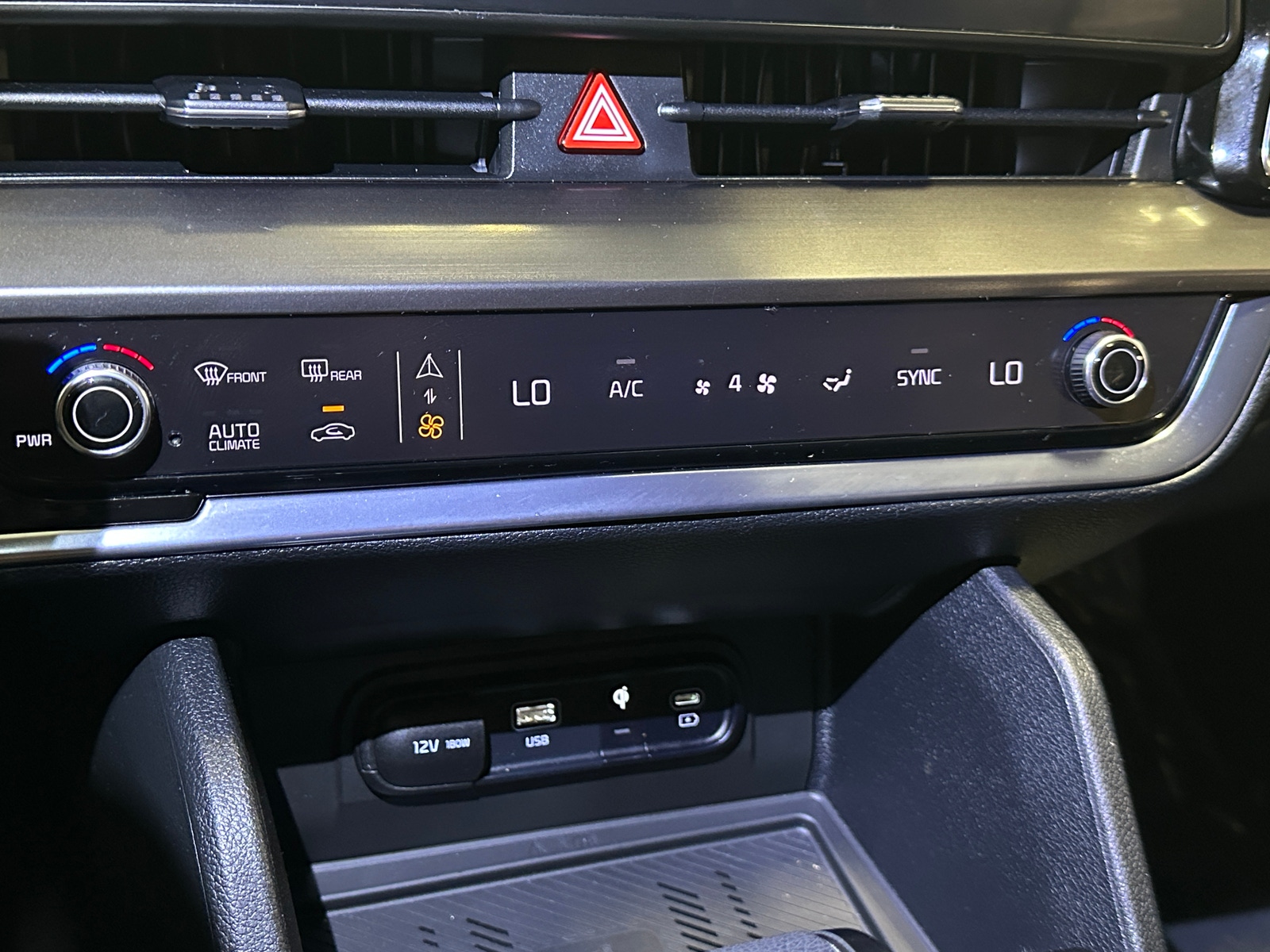 Thumbnail: 2023 Kia Sportage - 3