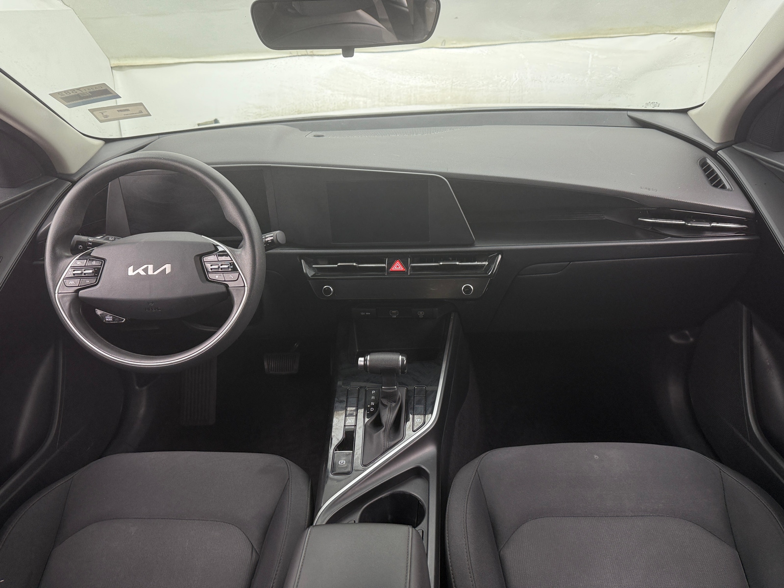 Thumbnail: 2024 Kia Niro - 3