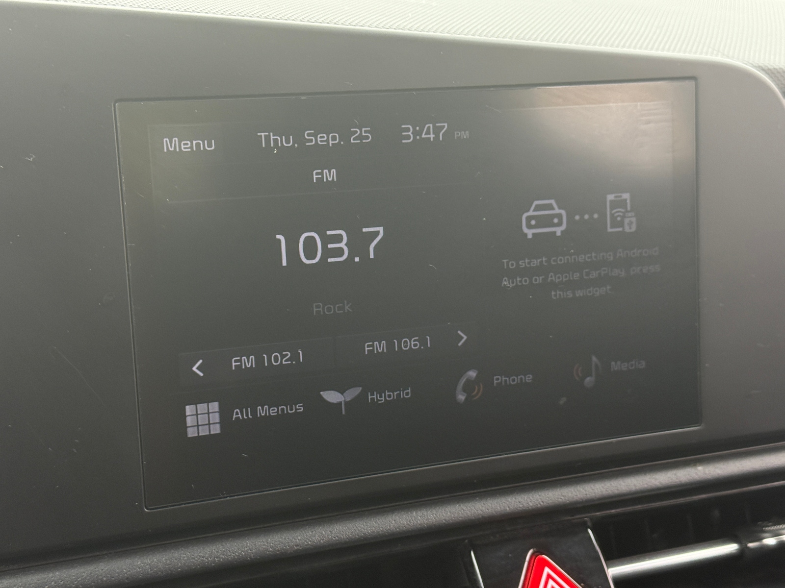 Thumbnail: 2024 Kia Niro - 4