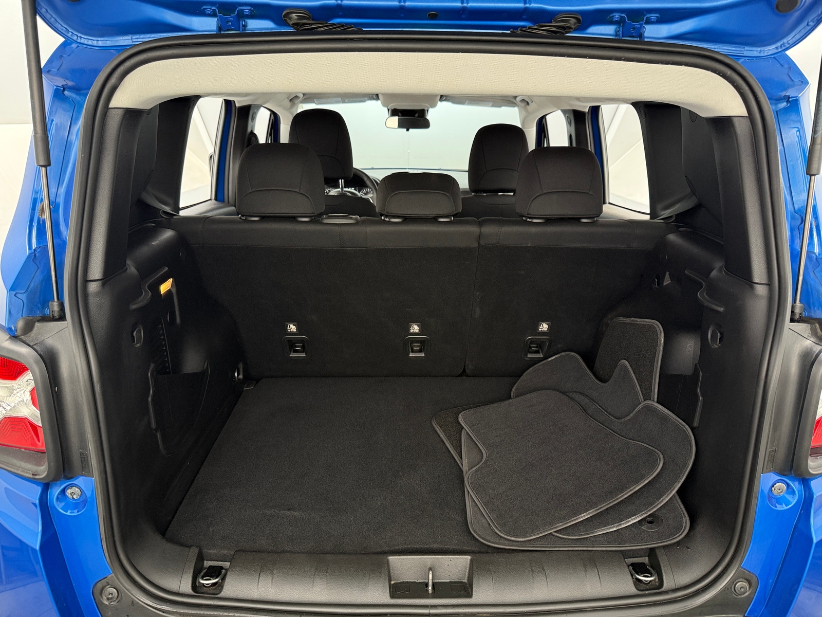 Thumbnail: 2020 Jeep Renegade - 7
