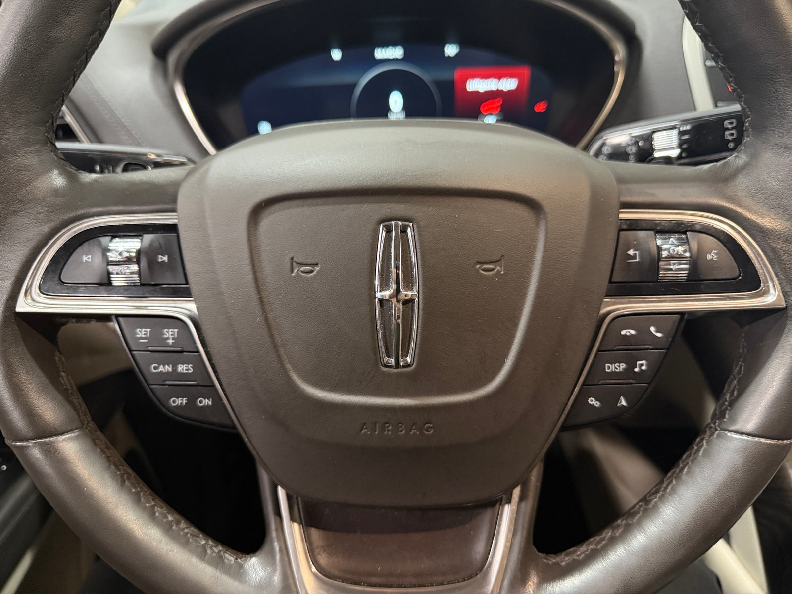 Thumbnail: 2020 Lincoln Nautilus - 4