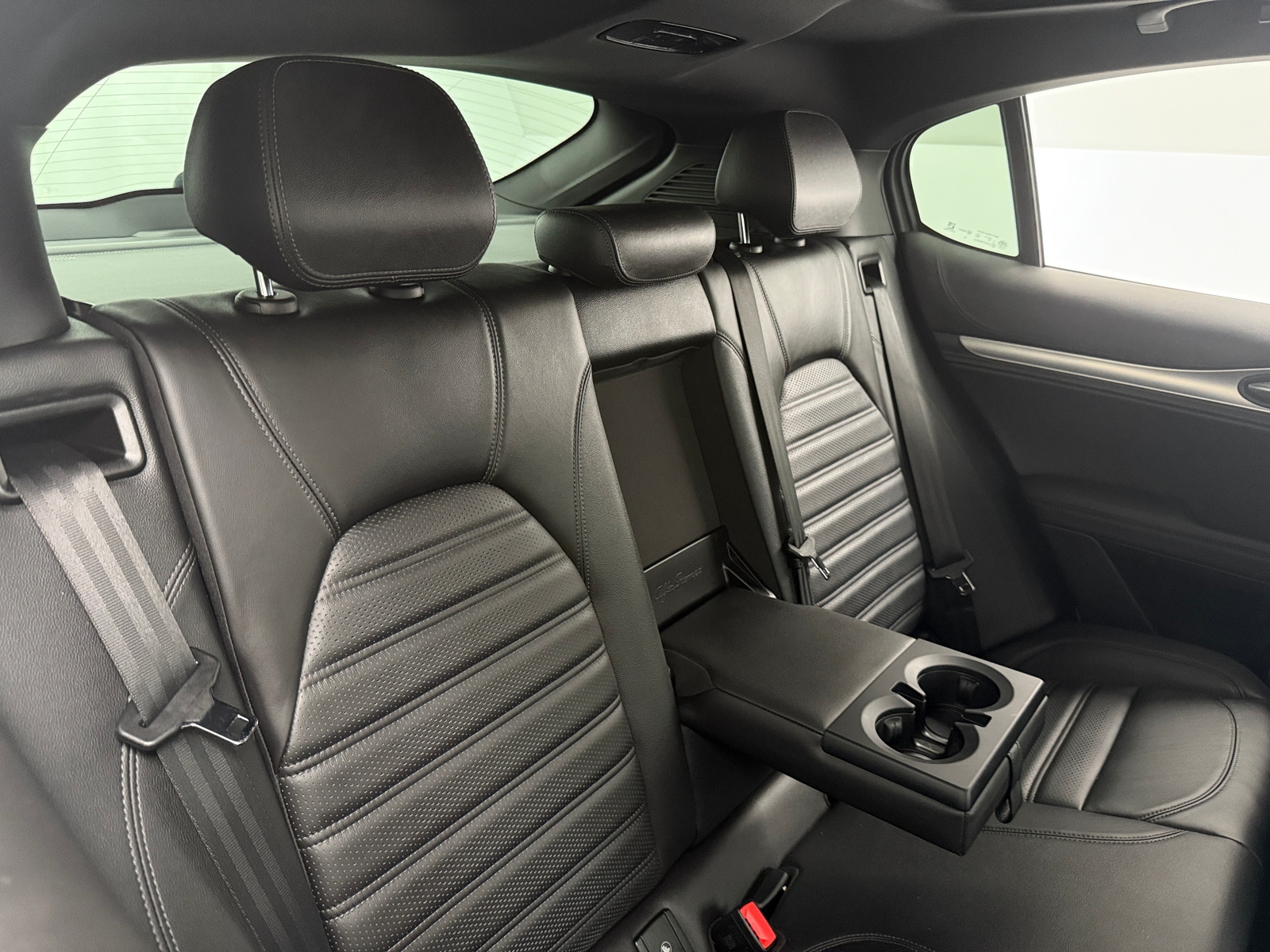 Thumbnail: 2020 Alfa Romeo Stelvio - 5