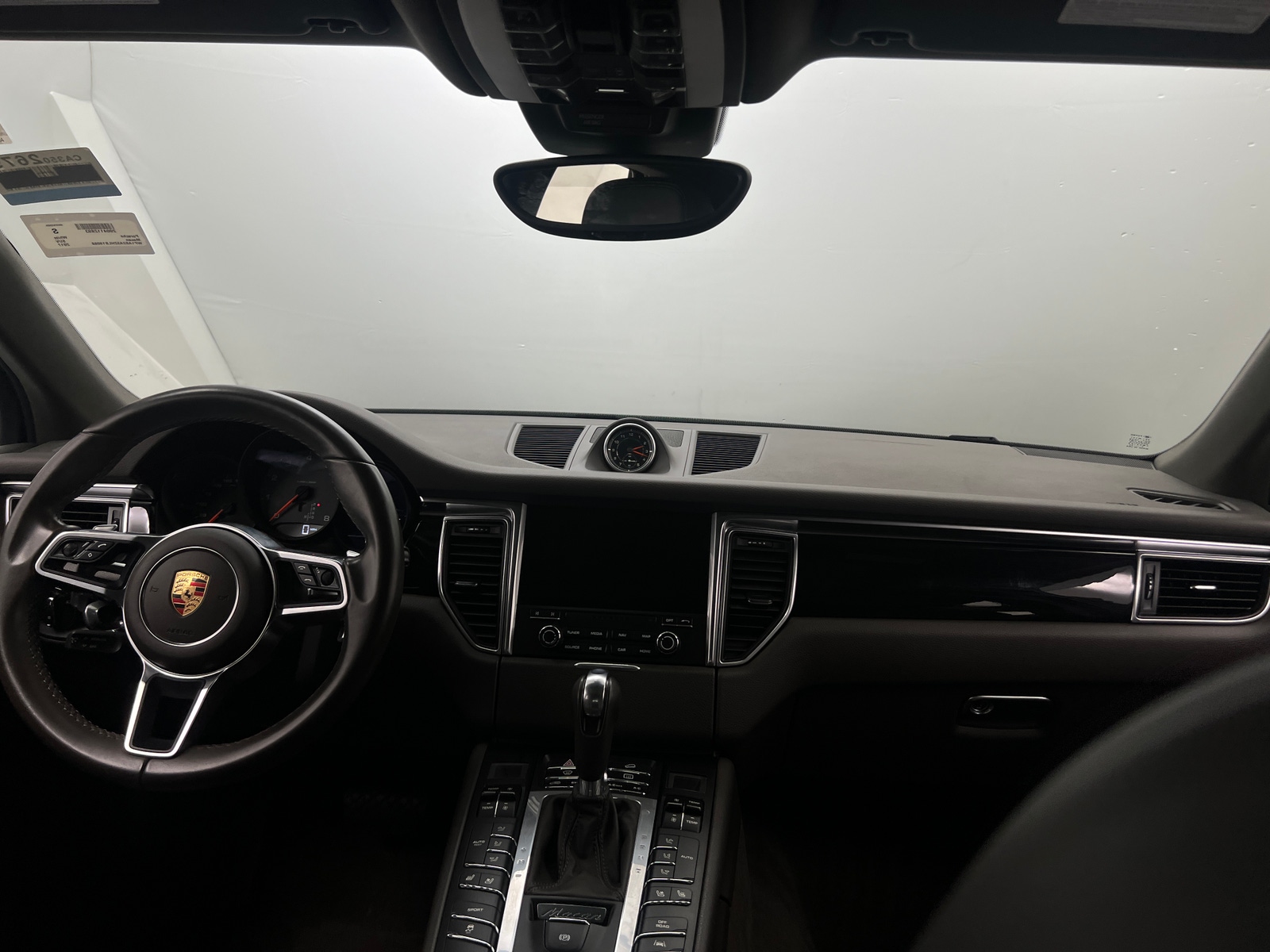 Thumbnail: 2017 Porsche Macan - 2