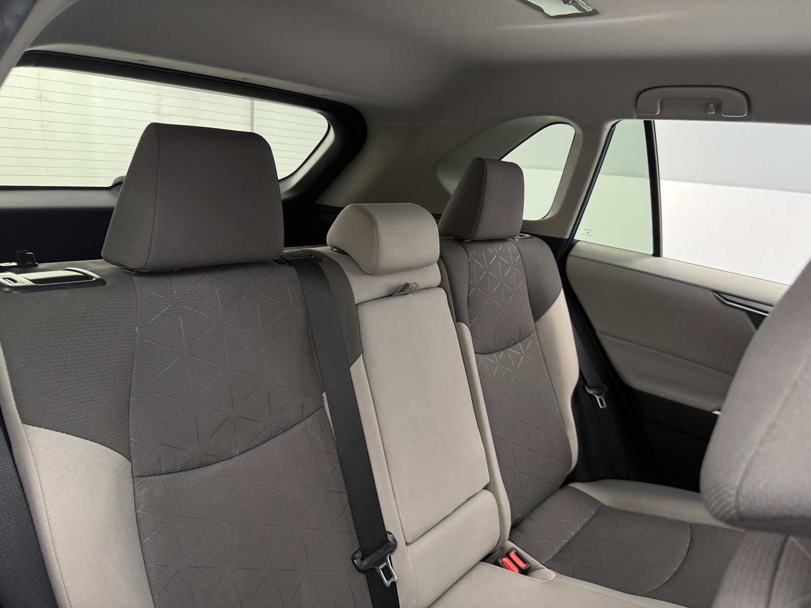 Thumbnail: 2021 Toyota RAV4 - 6