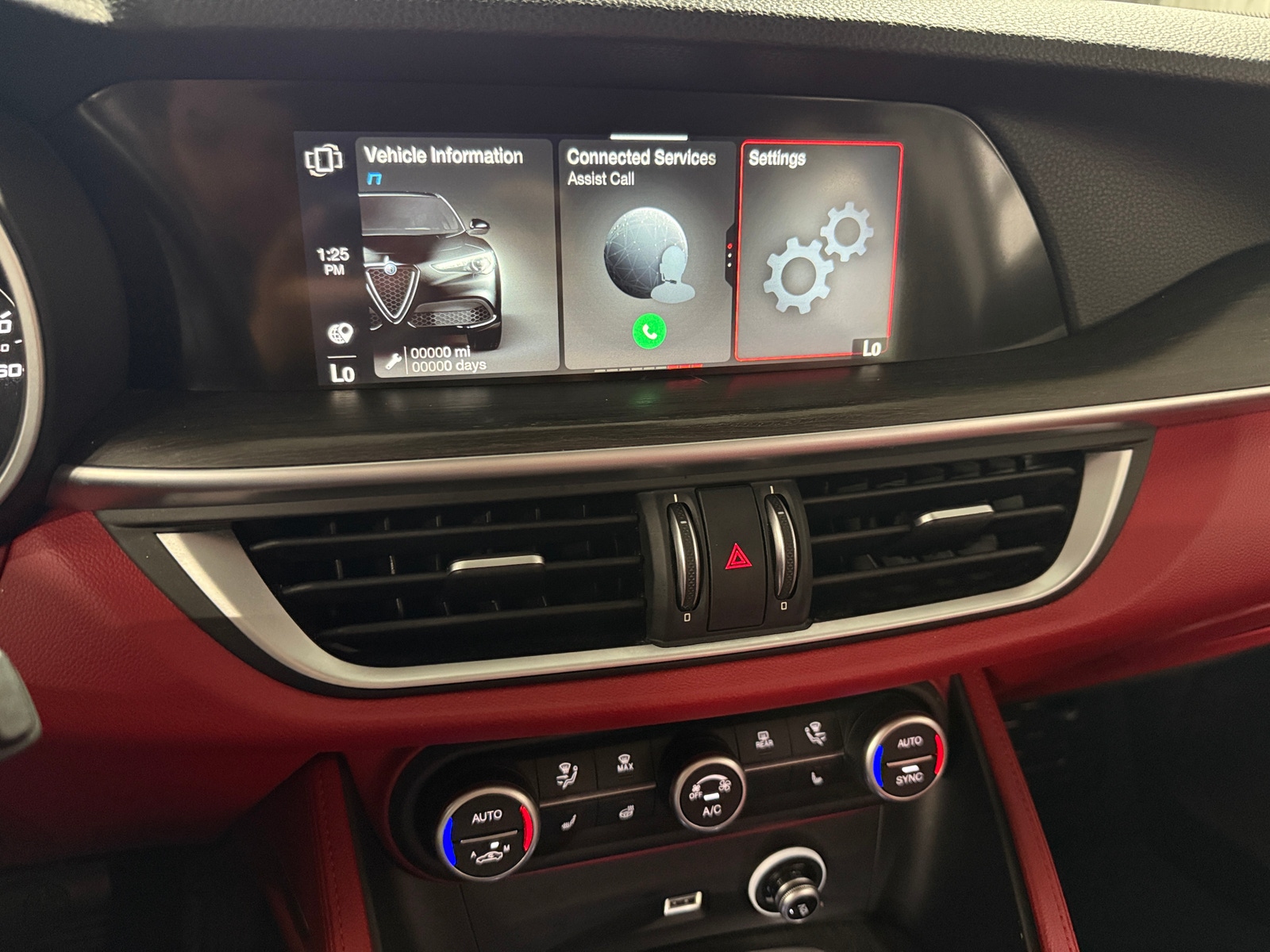 Thumbnail: 2020 Alfa Romeo Stelvio - 3