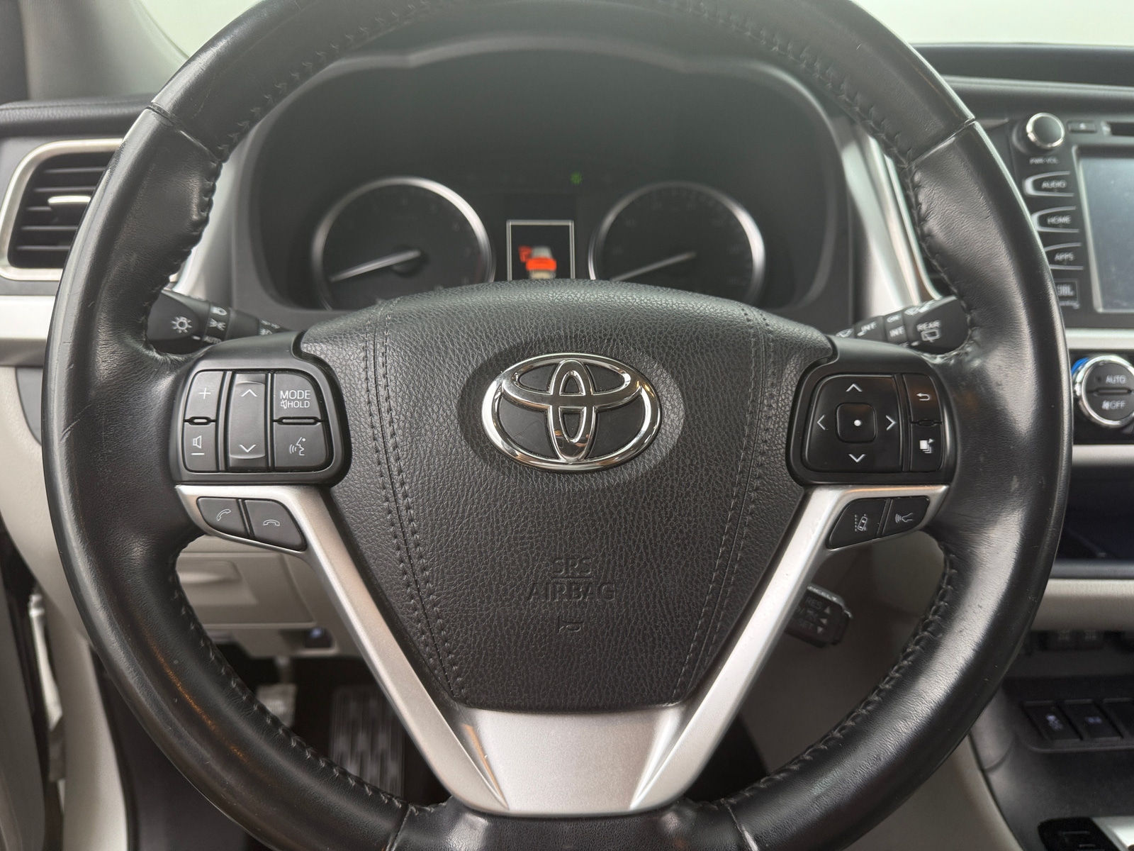 Thumbnail: 2017 Toyota Highlander - 4