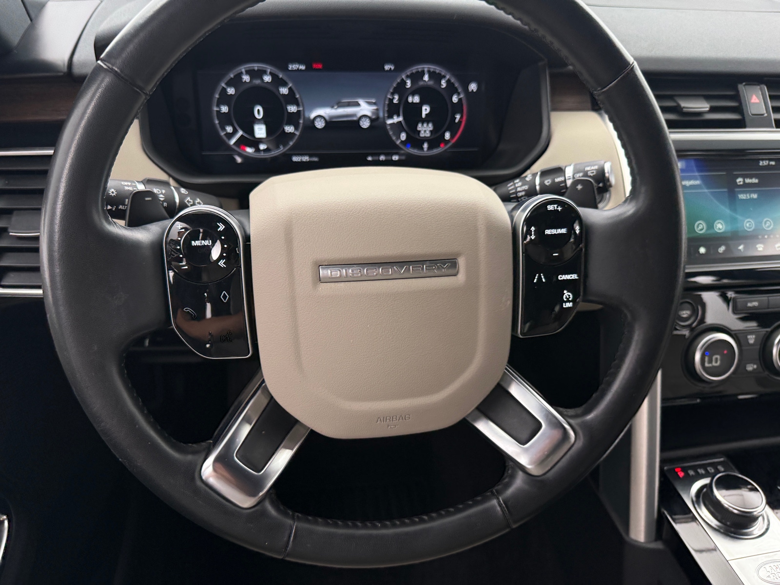 Thumbnail: 2020 Land Rover Discovery - 4