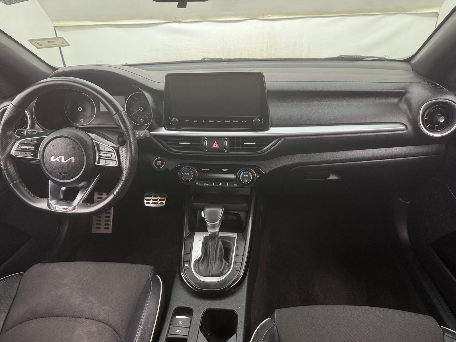 Thumbnail: 2024 Kia Forte - 3