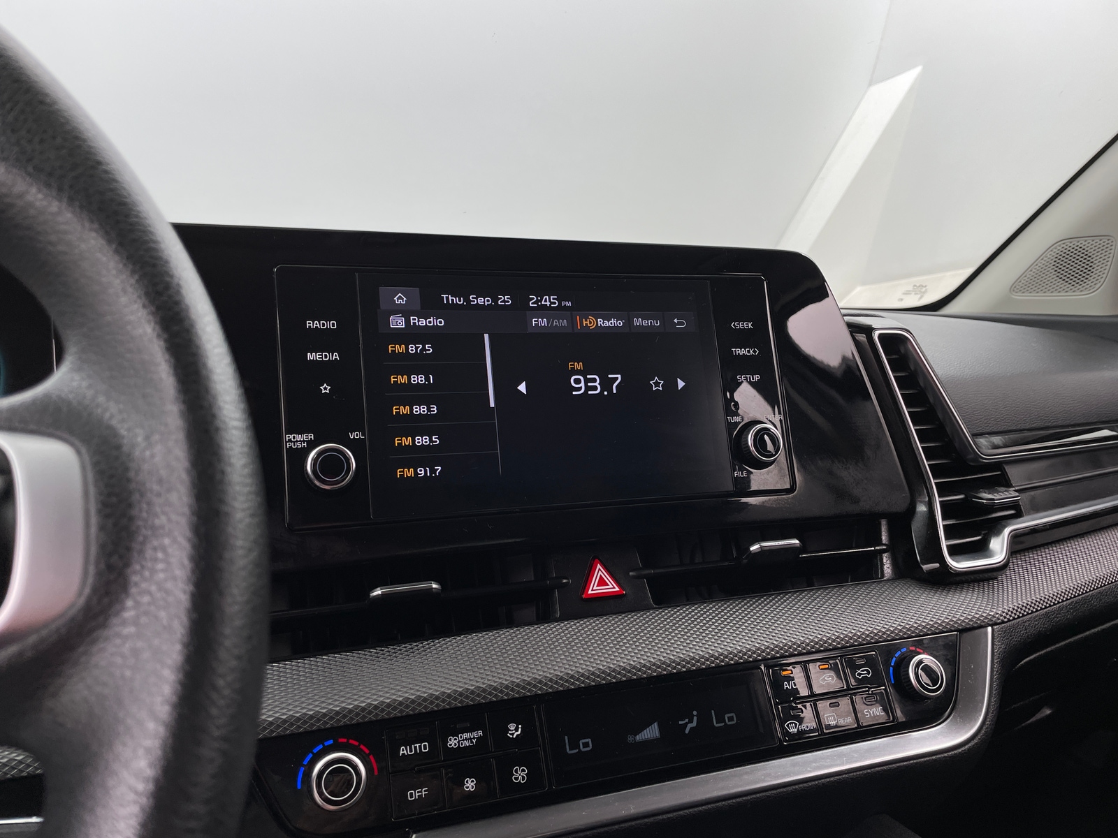 Thumbnail: 2023 Kia Sportage - 4