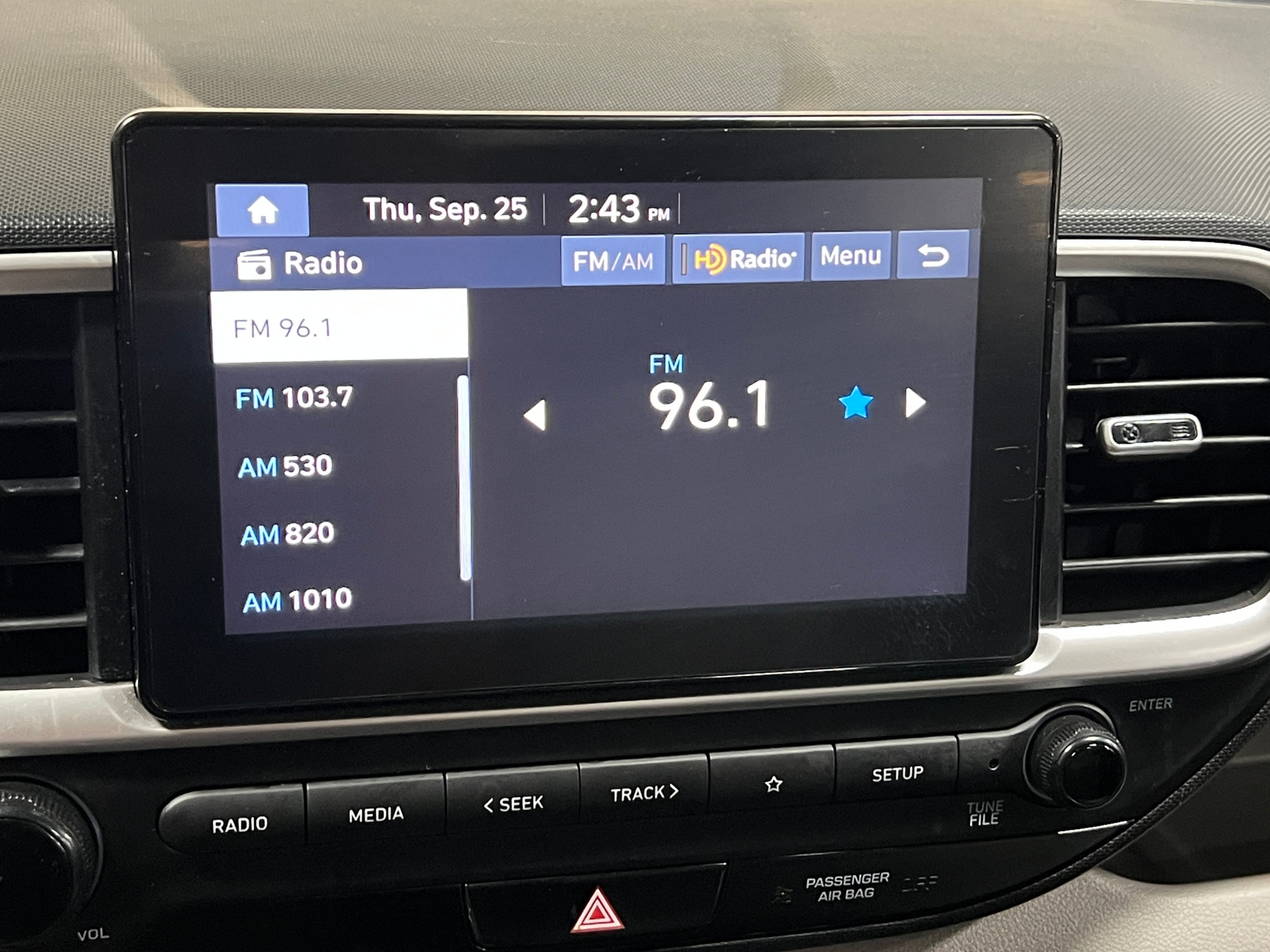 Thumbnail: 2023 Hyundai Venue - 4