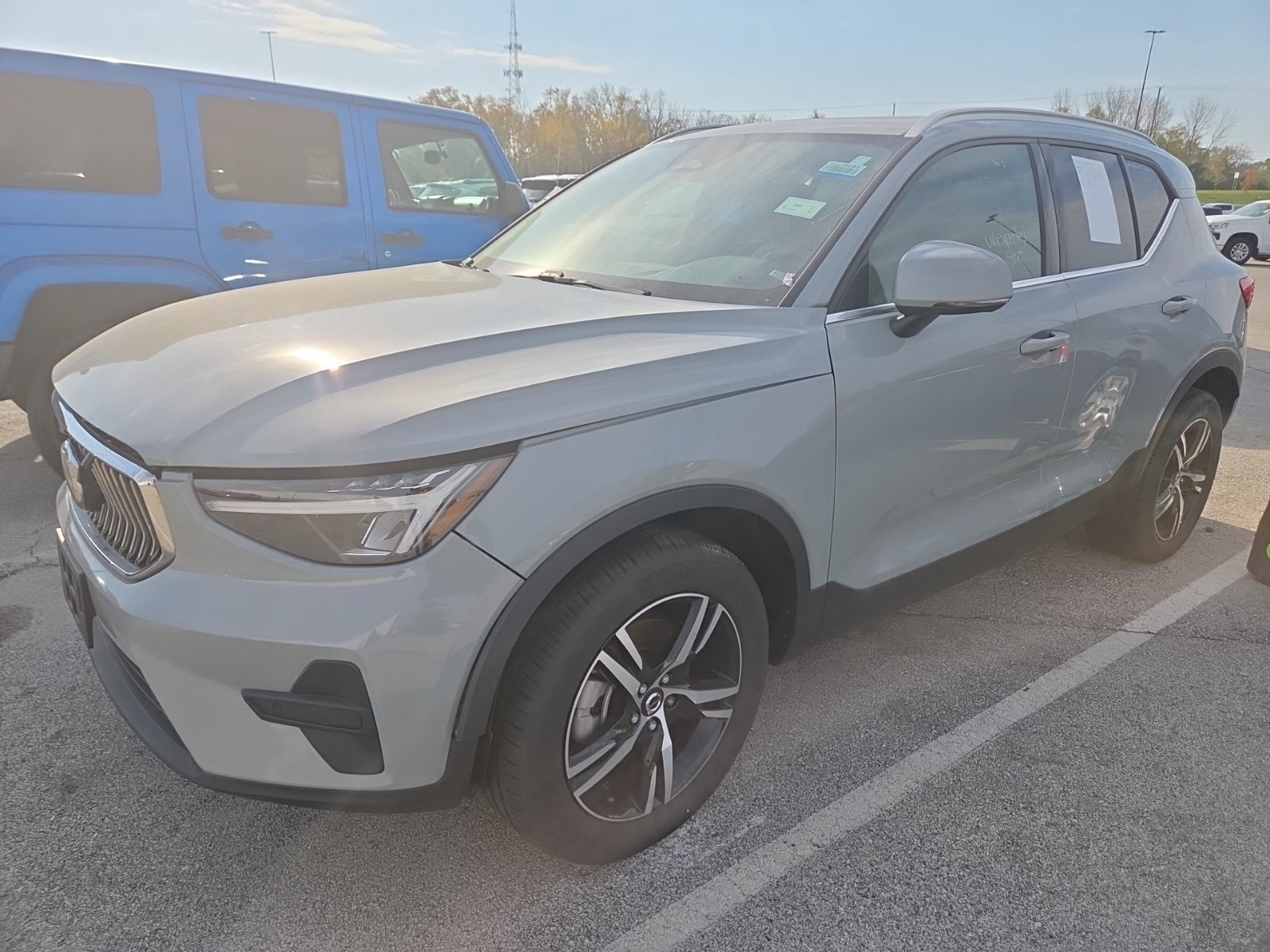 2024 Volvo XC40 Core Bright Theme