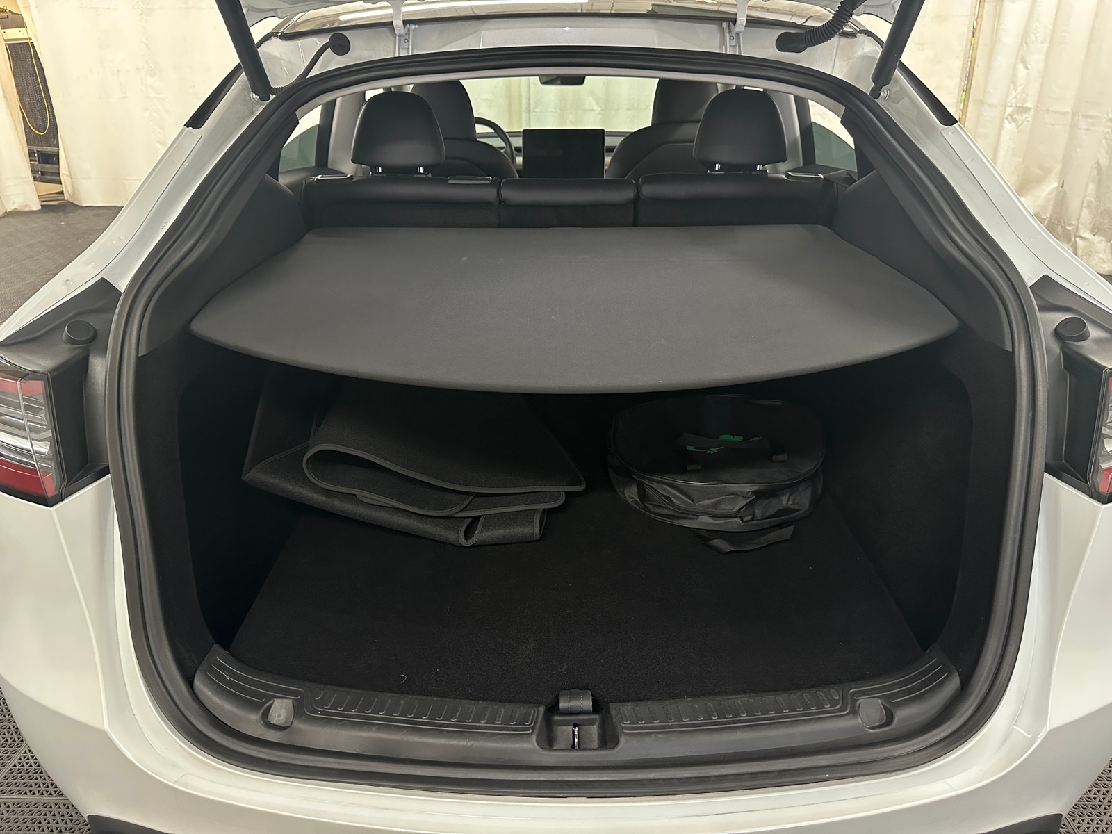 Thumbnail: 2023 Tesla Model Y - 6